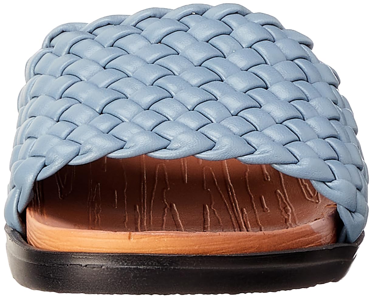 شبشب نسائي من غرنتا مصمم لتوفير الراحة وسهولة الاستخدام اليومي. مصنوع من خامات خفيفة وناعمة تمنح ارتداءً مريحاً طوال اليوم.