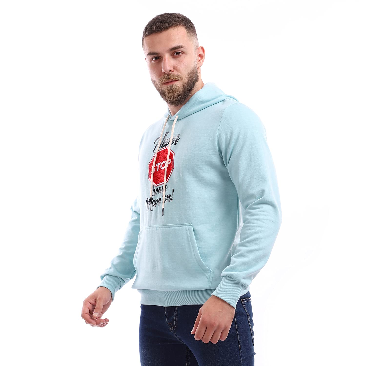 هوديات أندورا للرجال تجمع بين الراحة والدفء والأناقة اليومية. مصنوعة من خامة ناعمة ومتينة لتمنحك إحساسًا مريحًا