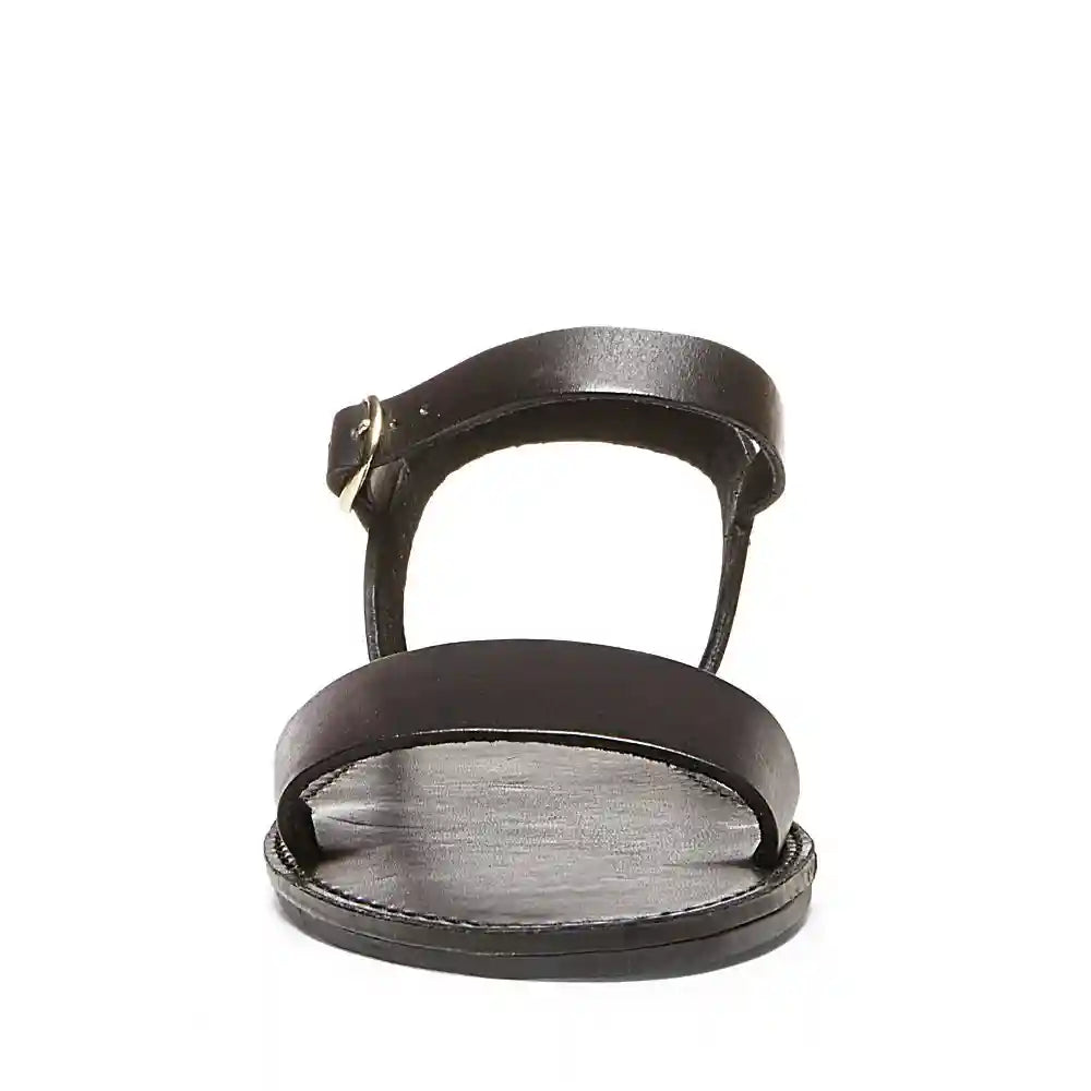 صندل نسائي من Steve Madden يجمع بين الأناقة والراحة والمتانة. مصنوع من خامات عالية الجودة لتوفير ارتداء مريح طوال اليوم.