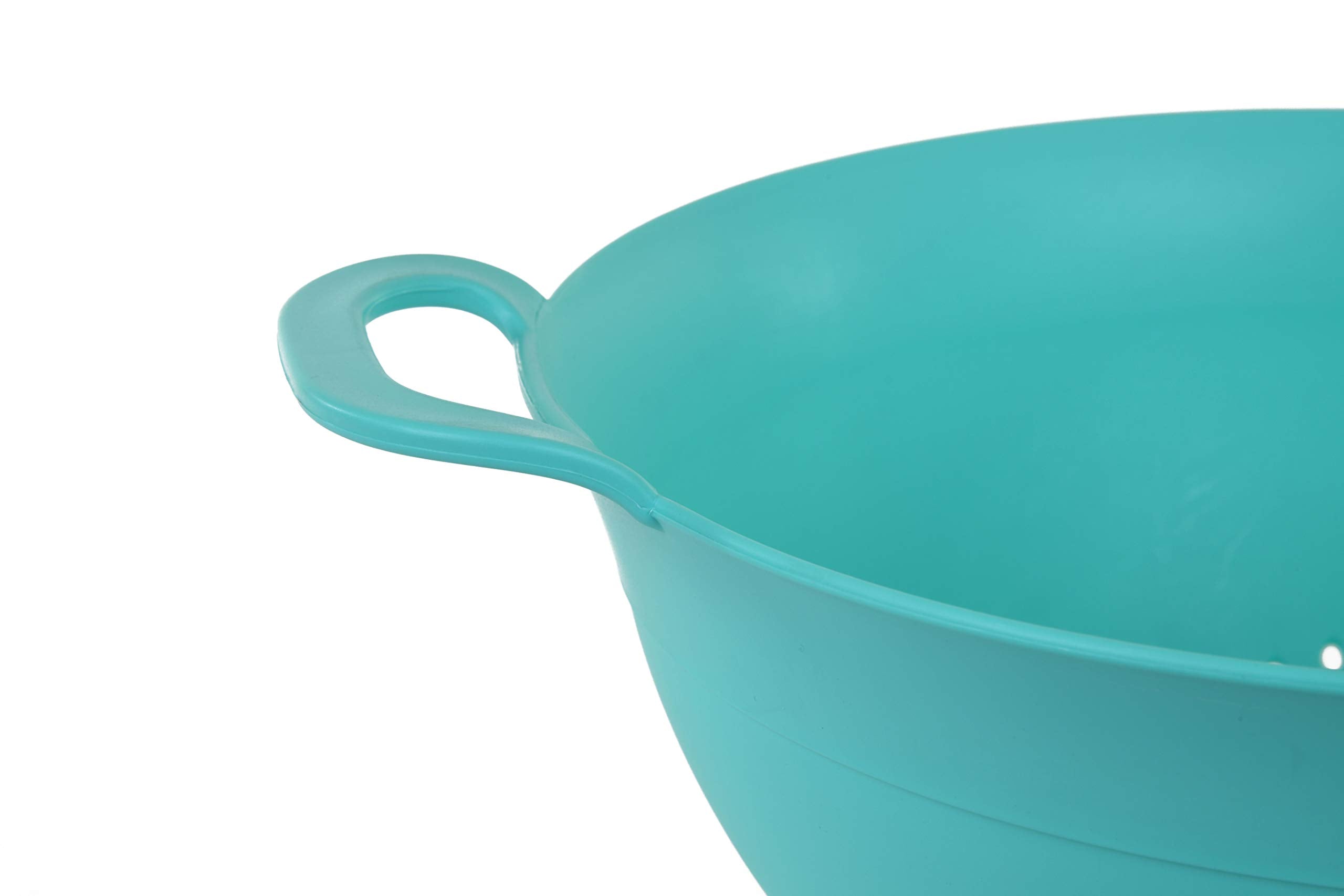  مصافي مينترا (3 قطع – باللون الفيروزي). تحتوي هذه المجموعة العملية والأنيقة على ثلاث مصافي بأحجام مختلفة مثالية لغسل الفواكه، الخضروات، المعكرونة وغيرها