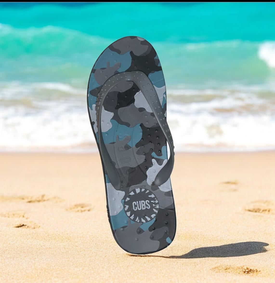 شبشب للأولاد من جينيريك يوفر الراحة والمتانة للاستخدام اليومي. يتميز بتصميم مريح وخفيف مع نعل مرن يضمن راحة القدم طوال اليوم سواء في المنزل أو خارجه