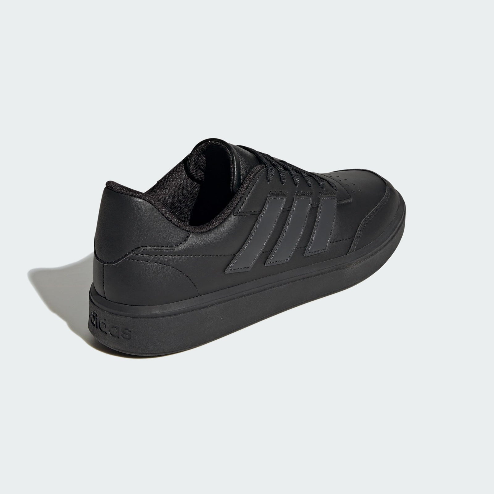 adidas mens COURTBLOCK Sneaker