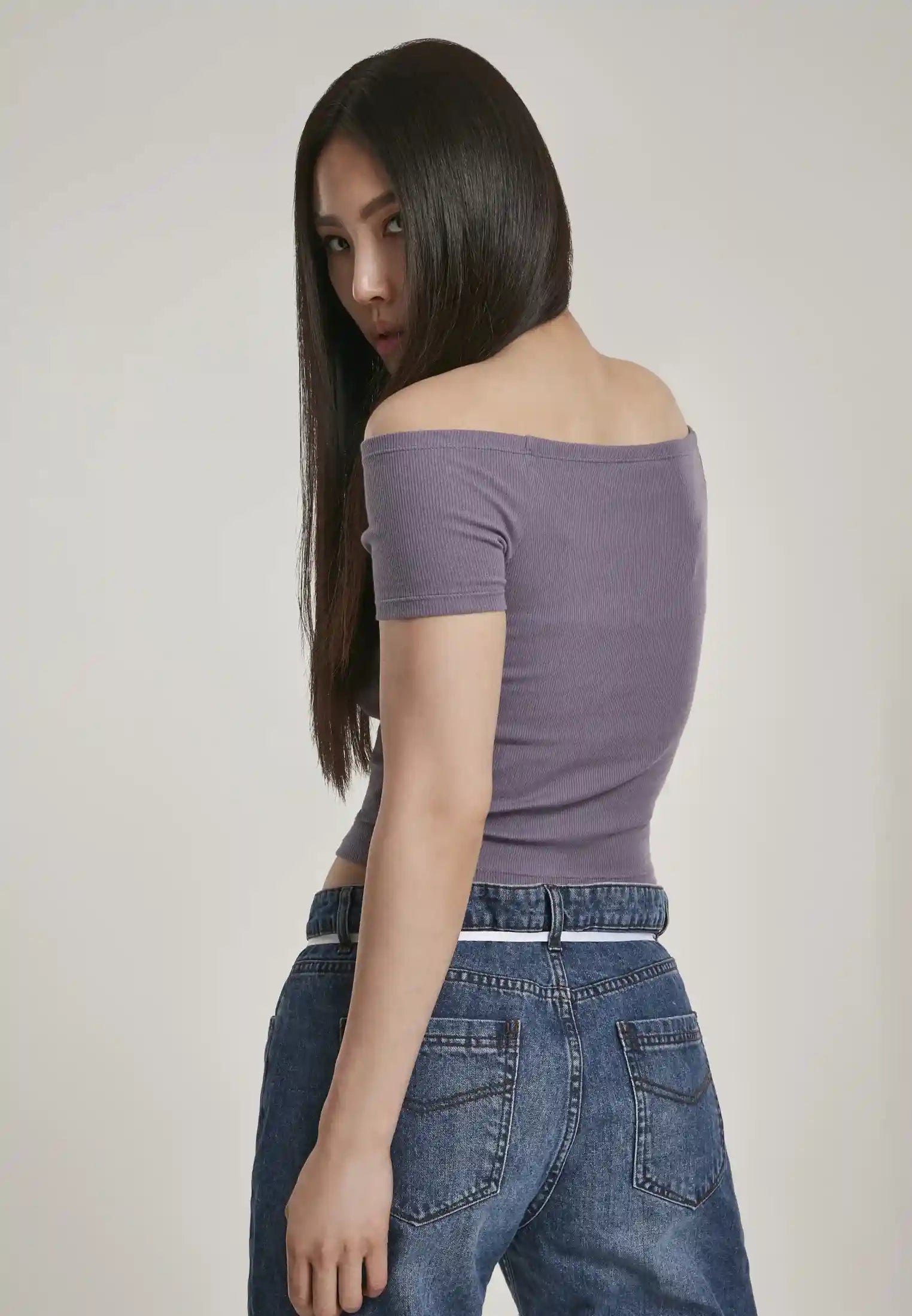 تيشيرت أوف شولدر أساسي