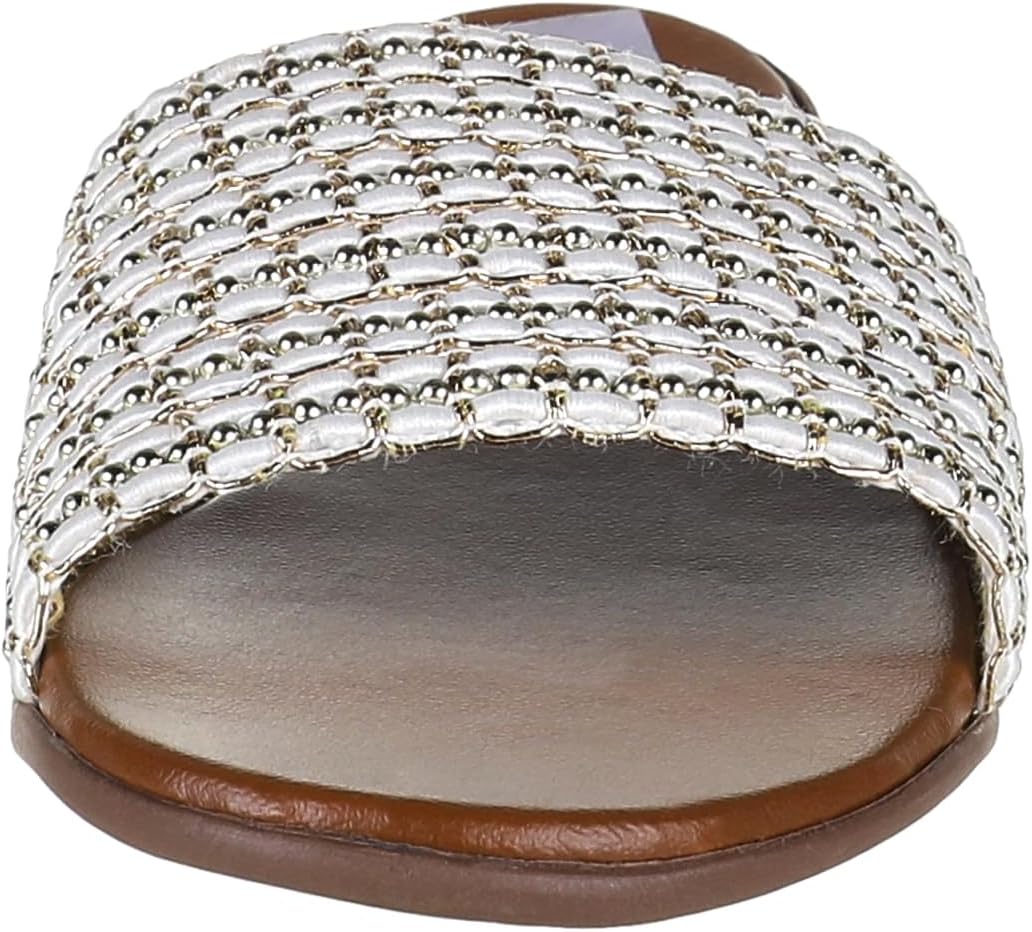 شبشب SWAY للنساء تجمع بين الراحة والأناقة للاستخدام اليومي. تصميمها مزود بنعل داخلي ناعم وخفيف الوزن يوفر راحة طوال اليوم 