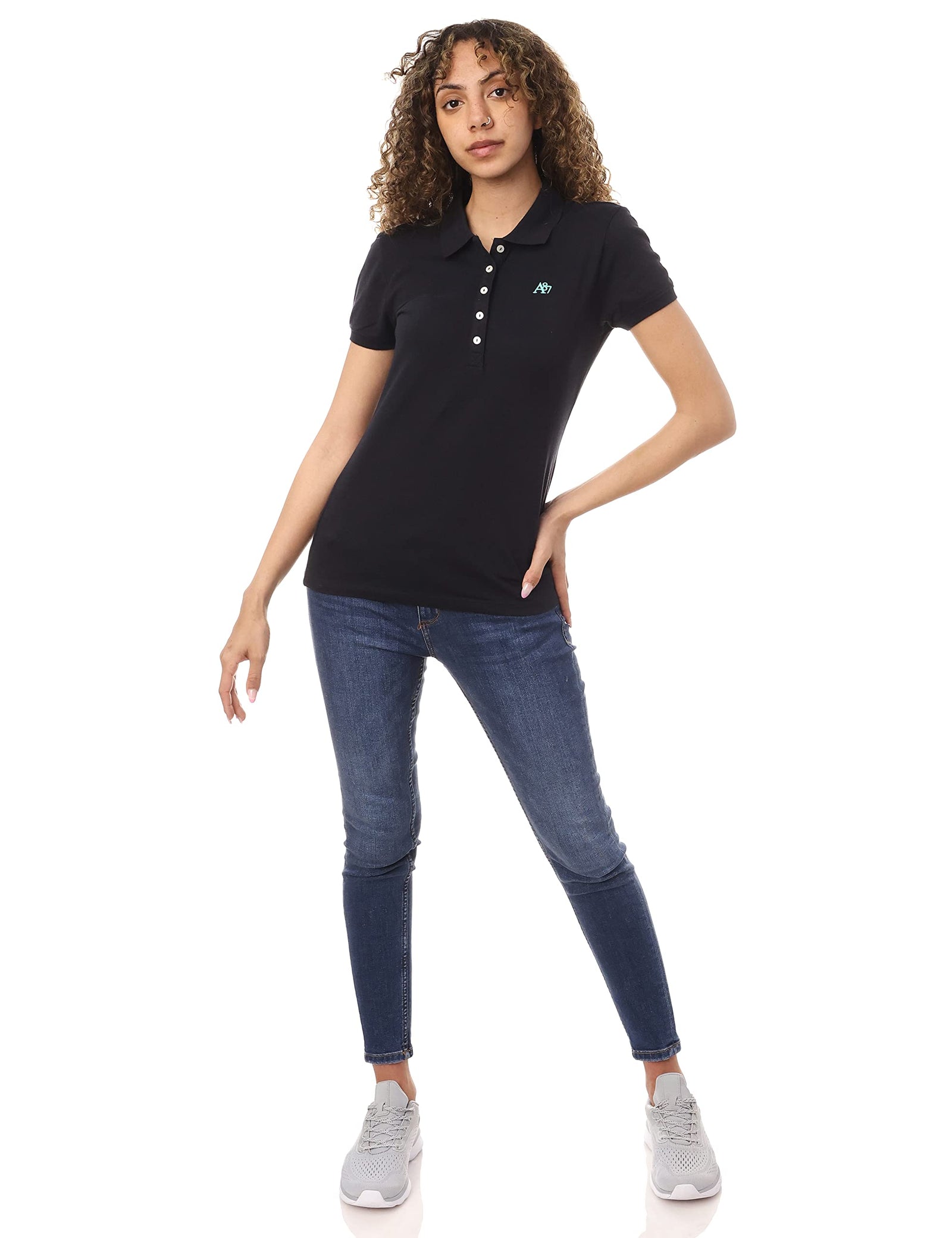 تيشيرتات Aeropostale للنساء مصنوعة من خامة ناعمة وقابلة للتنفس لتوفير راحة طوال اليوم.