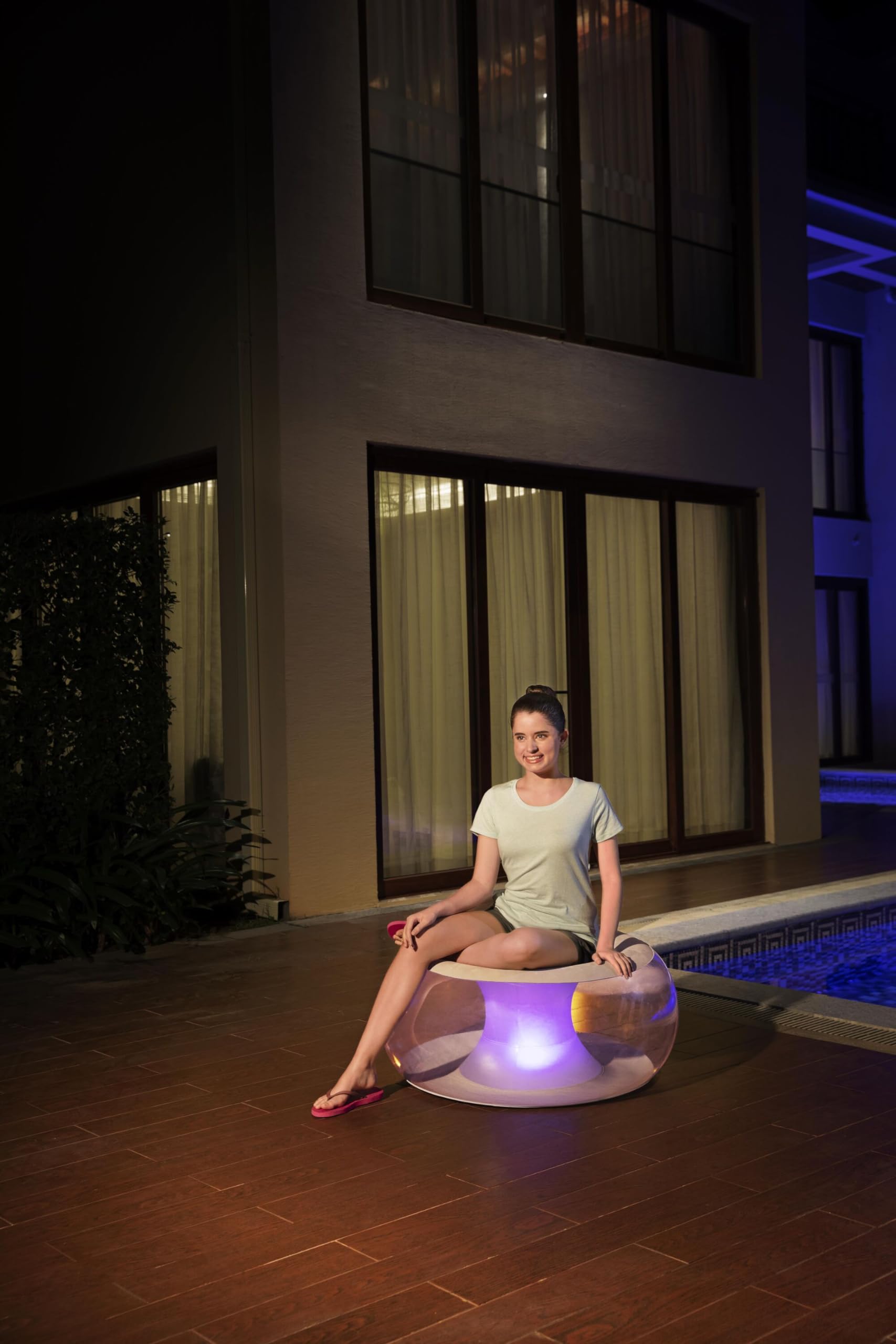 مقعد حمام سباحة خارجي قابل للنفخ من بيست واي مزود بإضاءة LED - ممتع ومريح