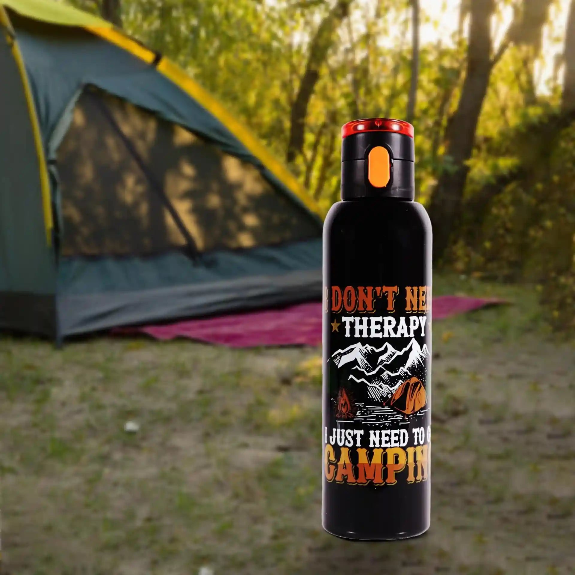 زجاجة المياه من هيرفين بسعة ٧٥٠ مل هي خيار عملي وأنيق للحفاظ على الترطيب أثناء المدرسة أو الصالة الرياضية أو الرياضة أو الأنشطة الخارجية. صُنع في تركيا وتتميز بتصميم يمنع التسرب لضمان الاستخدام الآمن