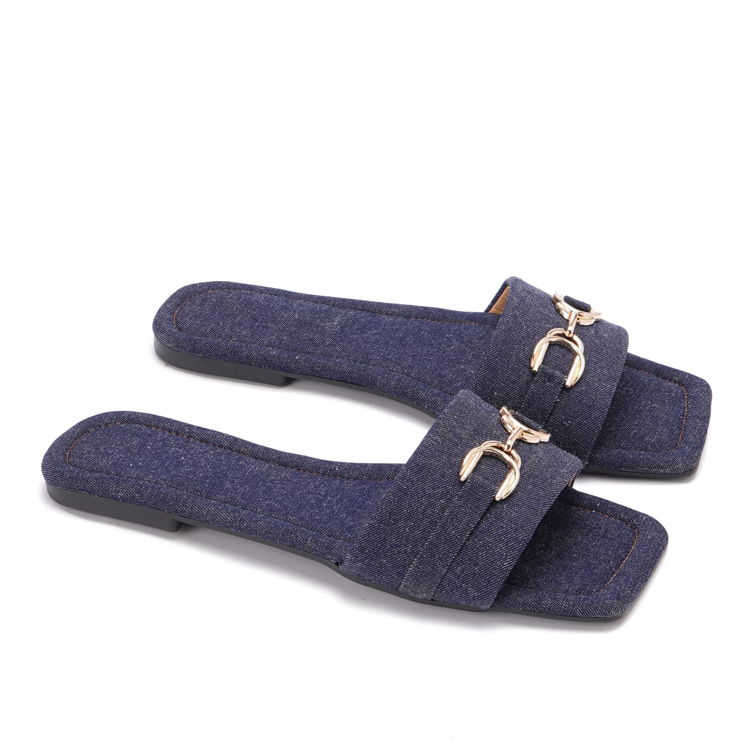 سليبر حريم: مثالي للإطلالات الكاجوال، أو على الشاطئ، أو أثناء العطلات. ملاحظة: العلبة مقطوعة.