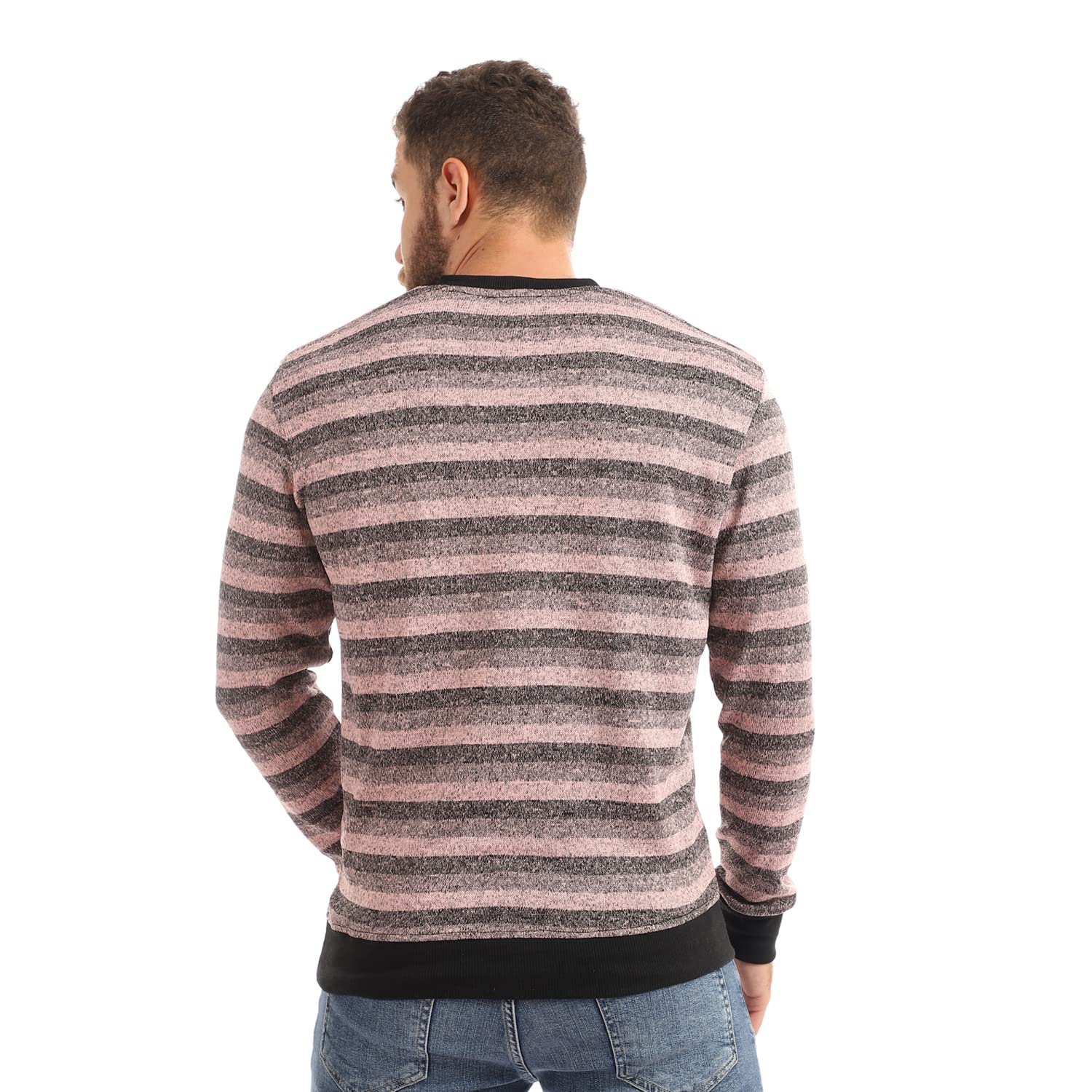 Off Cliff Pullover For Men,Regular fit suitable for layering or standalone wear.