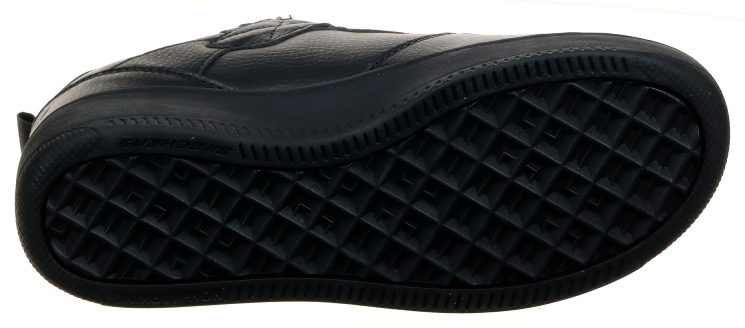 أحذية Skechers للأولاد تجمع بين الراحة، الأناقة، والمتانة للاستخدام اليومي. مصنوعة من مواد خفيفة الوزن ومريحة، مع نعل مبطن يوفر دعم ومرونة للقدمين النشيطتين.