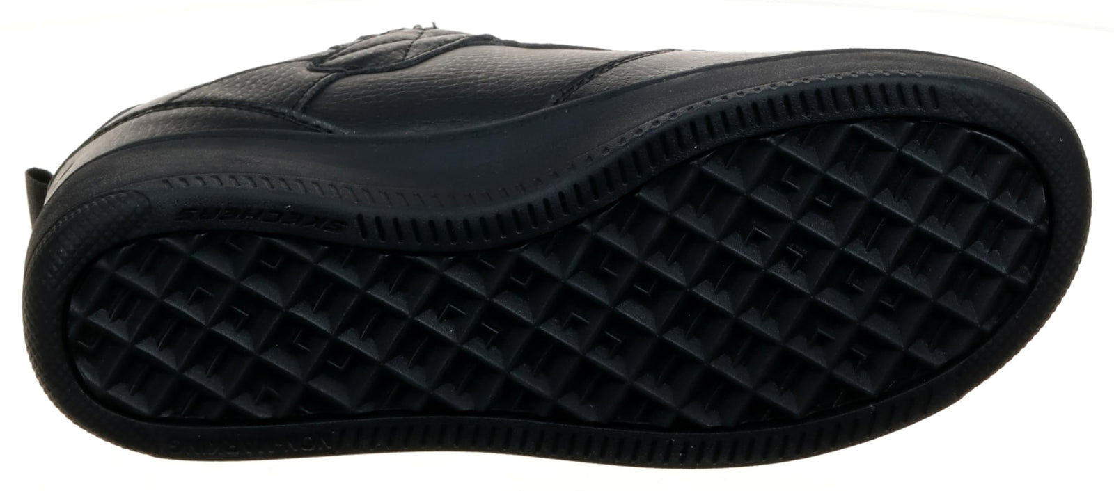 أحذية Skechers للأولاد تجمع بين الراحة، الأناقة، والمتانة للاستخدام اليومي. مصنوعة من مواد خفيفة الوزن ومريحة، مع نعل مبطن يوفر دعم ومرونة للقدمين النشيطتين.