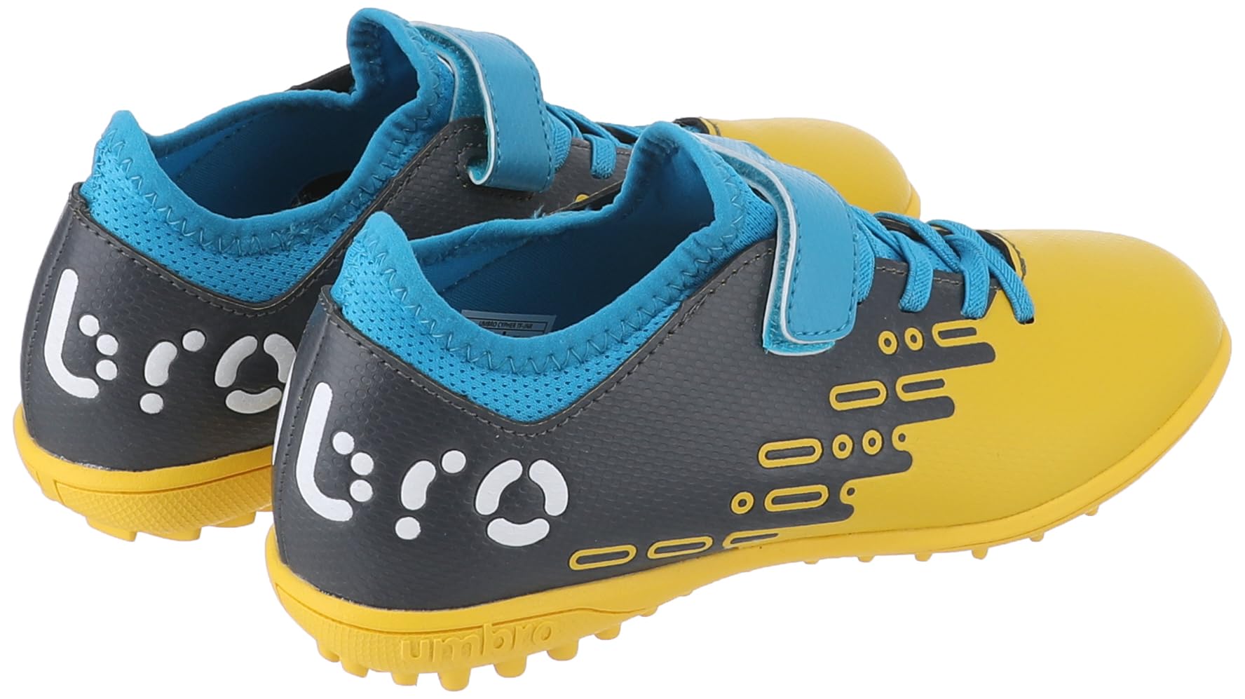 UMBRO Soccer Shoes For boys - Safqqa Egypt