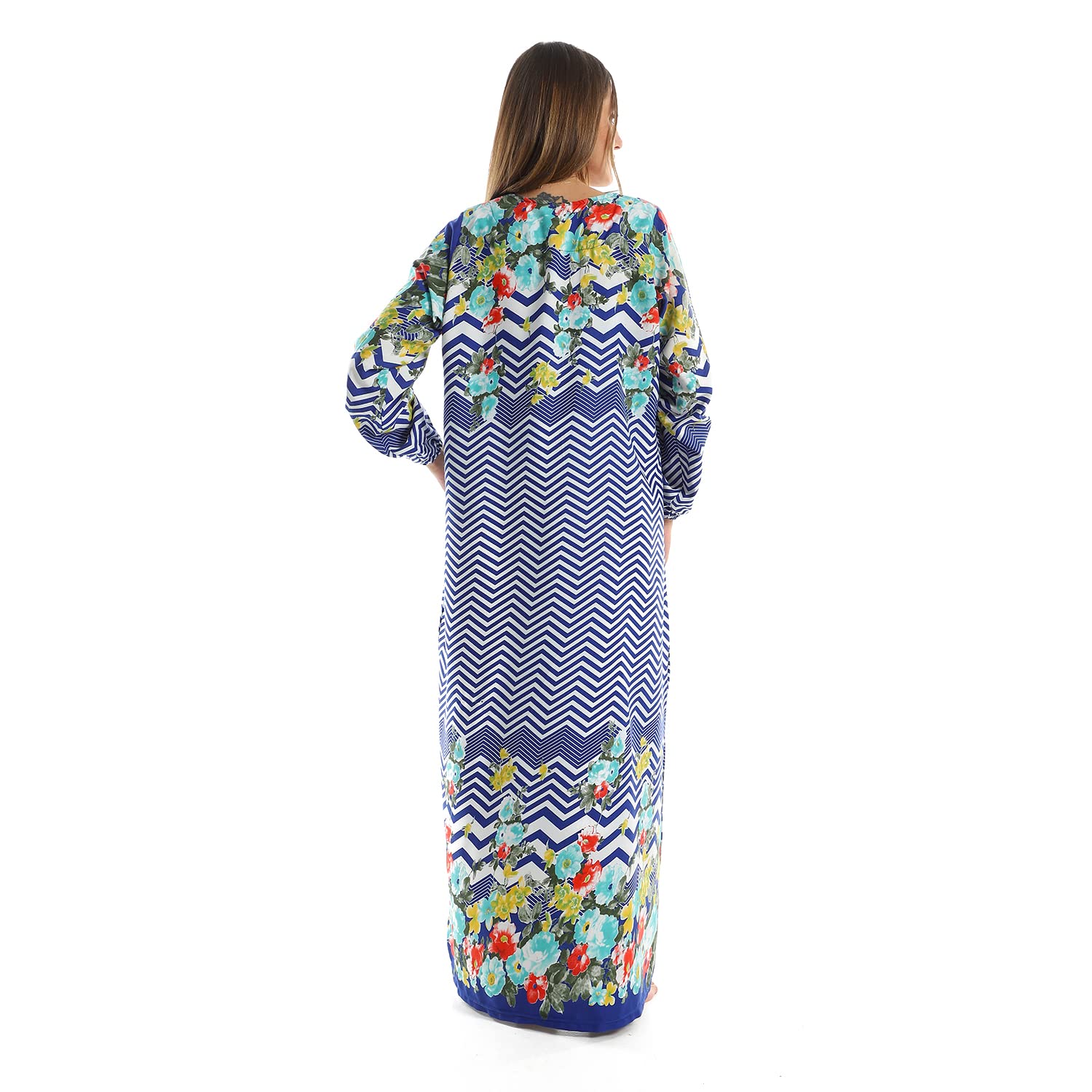 نايت دريس CAESAR للسيدات مصنوع من خامة ناعمة وخفيفة تمنحك راحة تامة طوال الليل