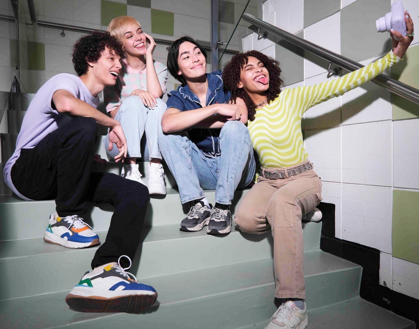 كاميرا فورية فوجي فيلم إنستاكس ميني 12 – بدون أوراق تصوير