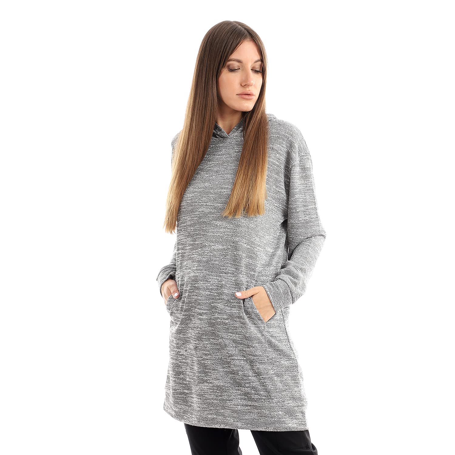 هودي JAMILA للنساء يأتي بتصميم عملي ومريح يوفر الدفء والإطلالة الكاجوال الأنيقة. مصنوع من خامة ناعمة ودافئة 
