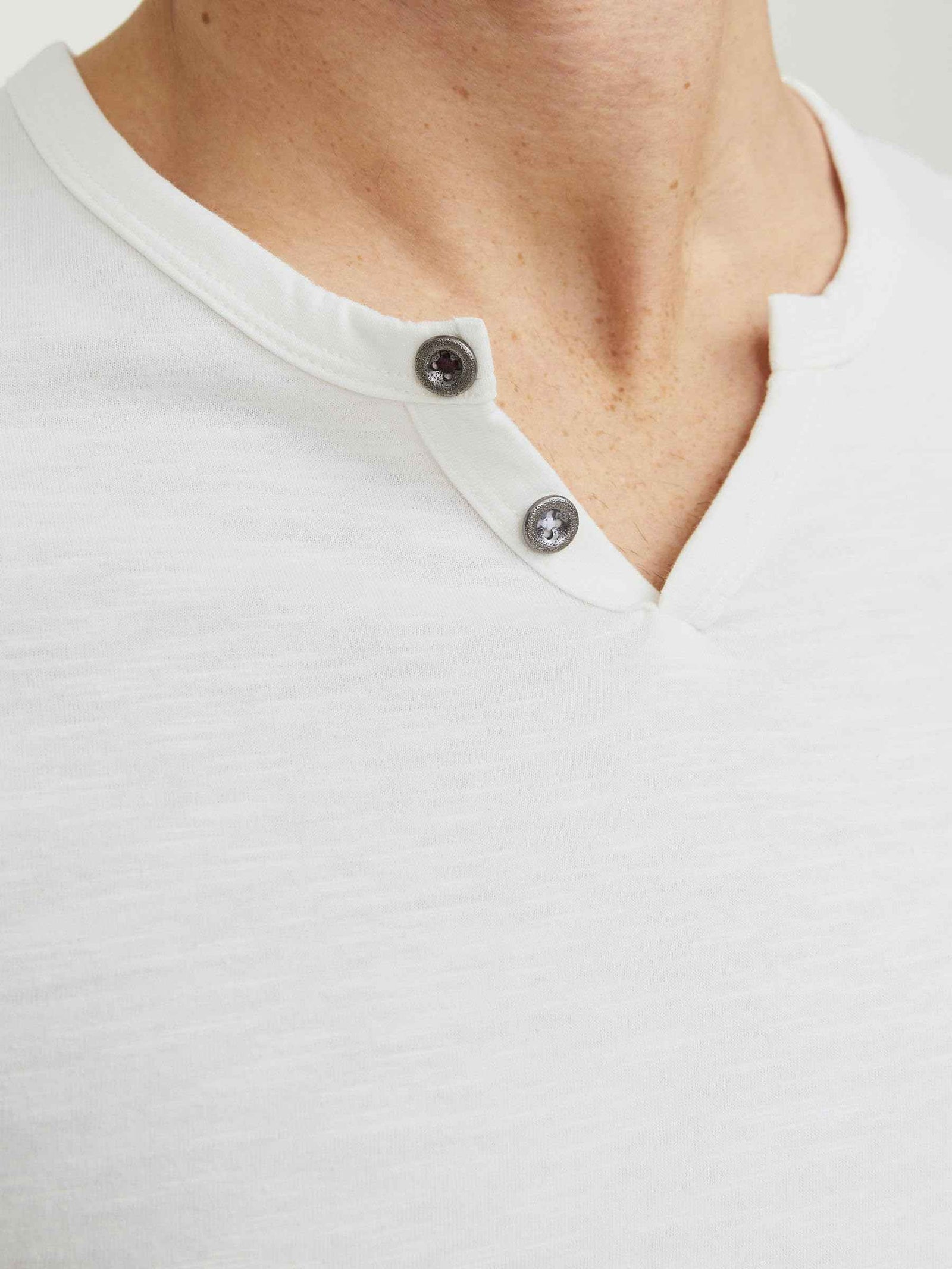 تيشيرت رجالي من Jack & Jones 