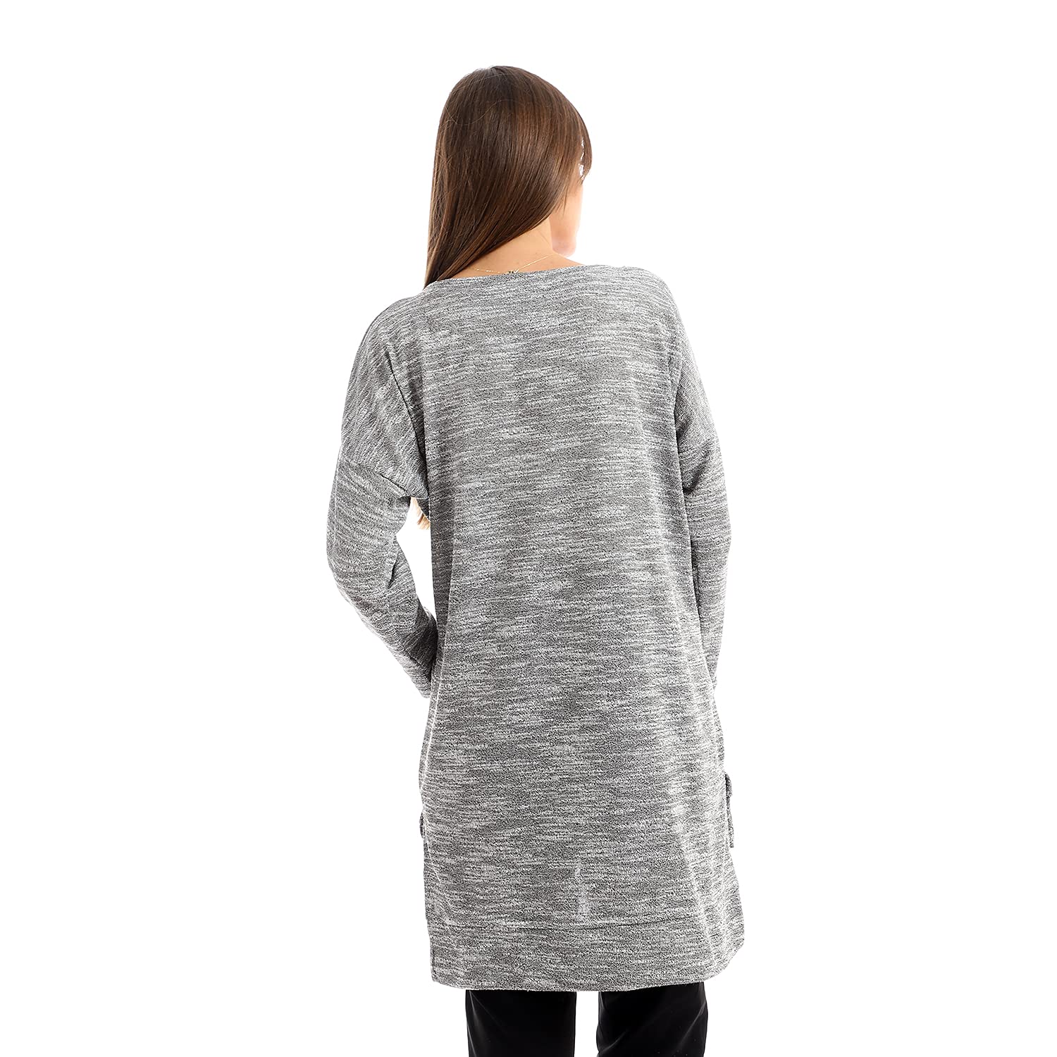 تيشيرت جاميلا النسائي بياقة دائرية وقماش جاكار ناعم مريح، مثالي للاستخدام اليومي الكاجوال.