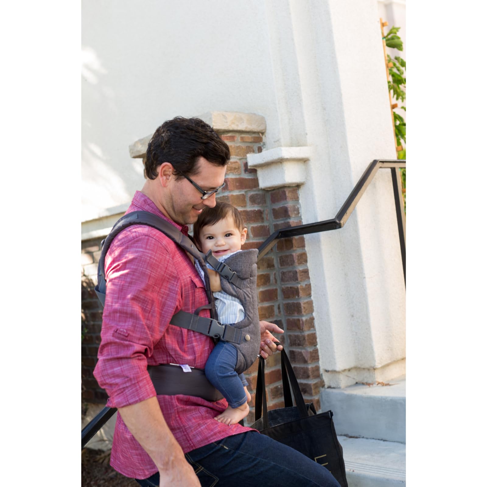 Infantino FLIP Advanced 4-in-1 Convertible Baby Carrier with Padded Straps and Wonder Cover Bib