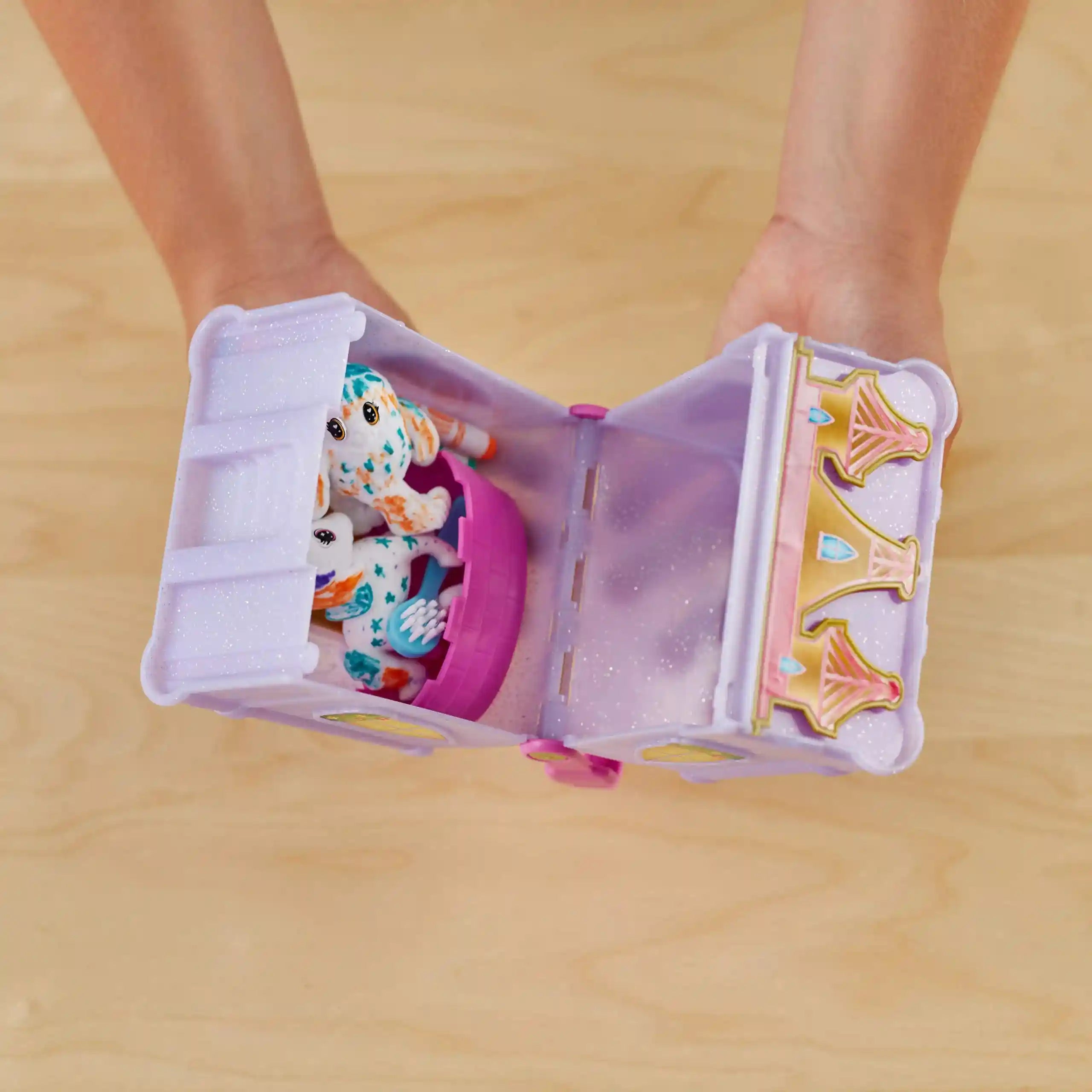 Crayola creative colouring arts and crafts kit with washable markers and figures - Safqqa Egypt