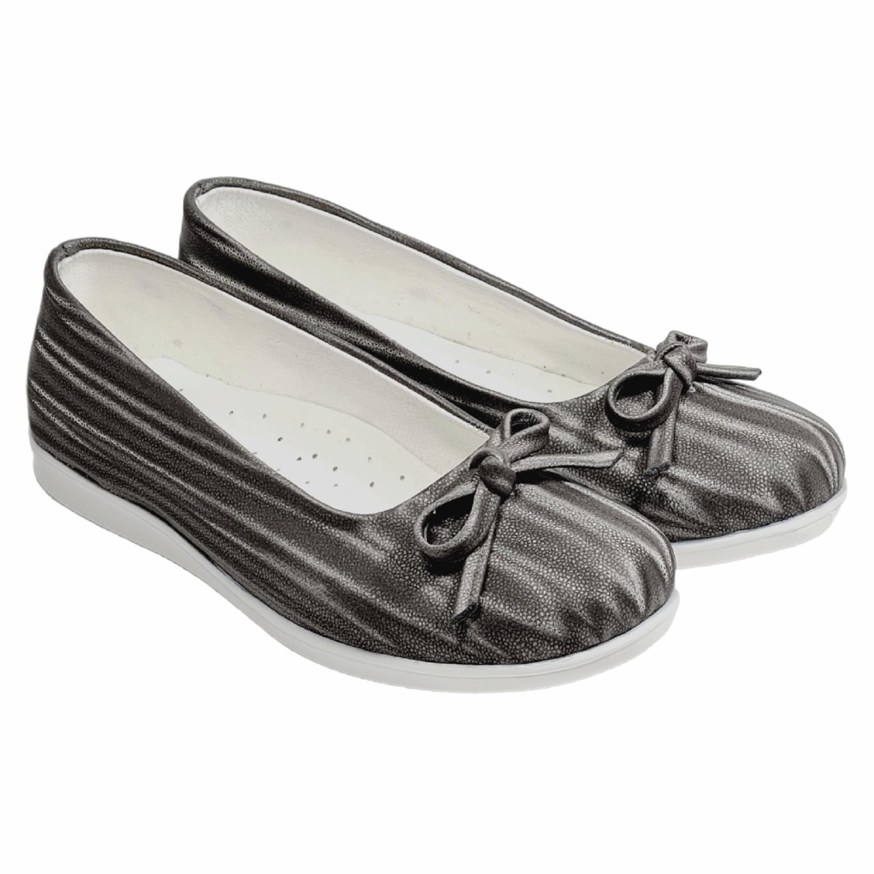 أحذية Bellino الباليه للبنات تجمع بين الراحة والأناقة والمتانة لأقدام الأطفال. مصنوعة من مواد ناعمة ومرنة، 