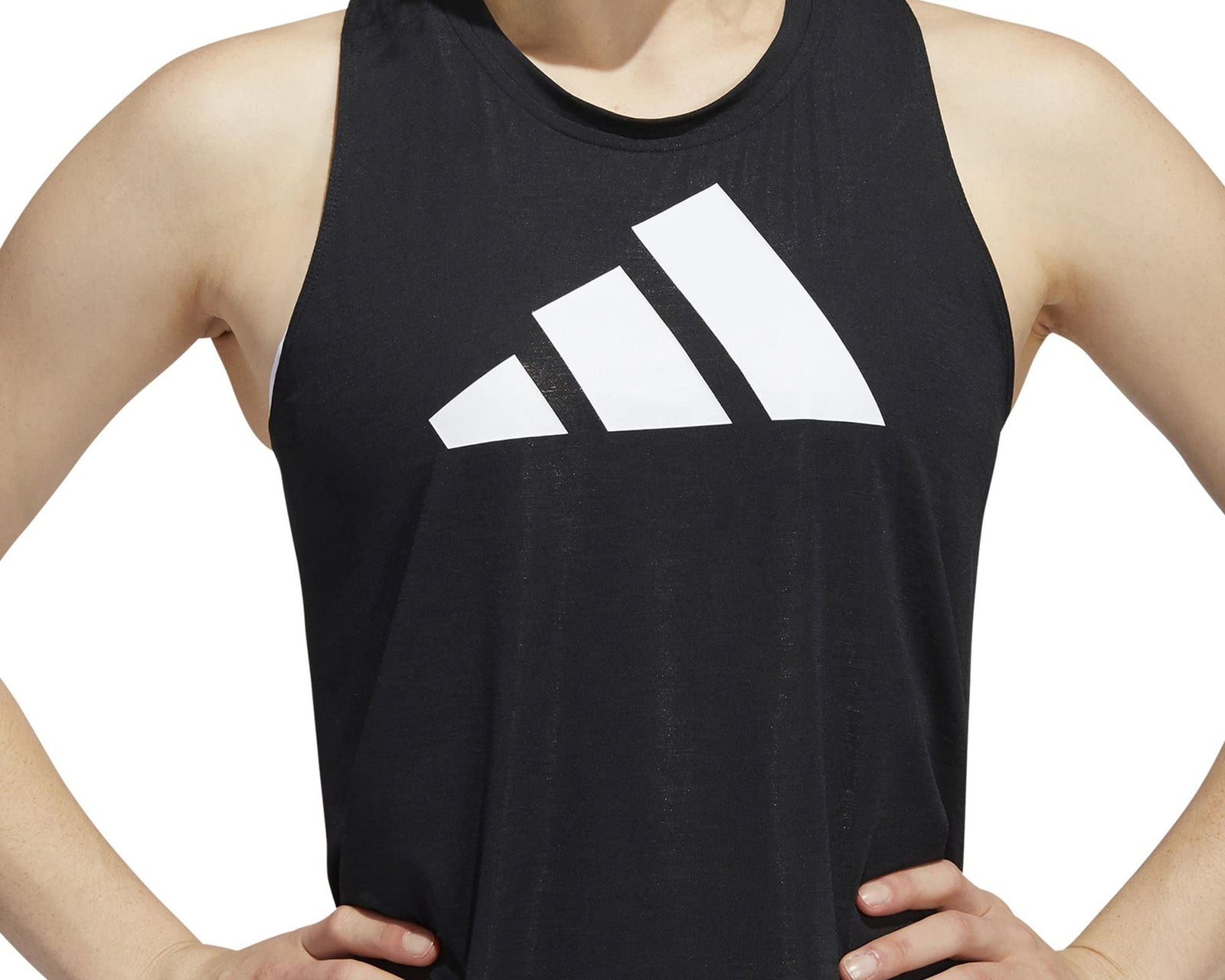 توب رياضي نسائي مزين بشعار أديداس و3 شرائط – مناسب للخروج والتمارين