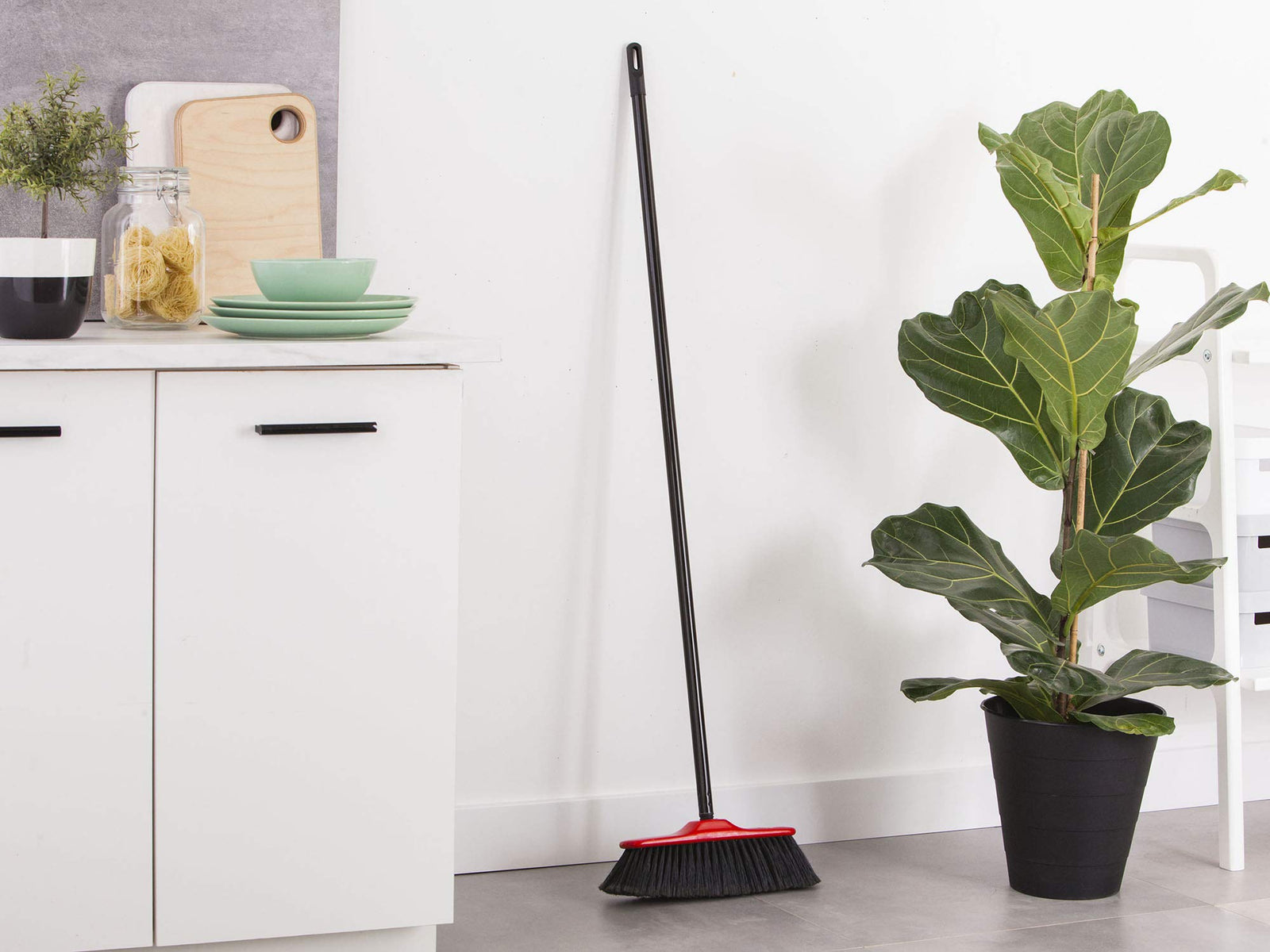 مكنسة بمقبض مونيكا من يورك، 500 غرام