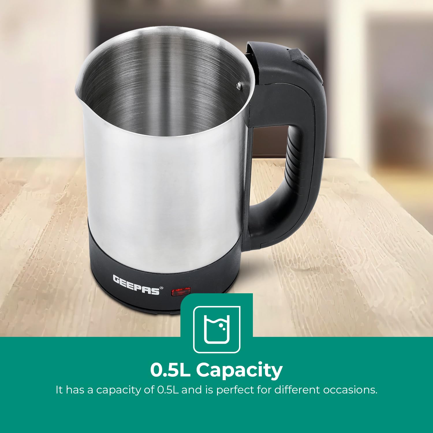 غلاية كهربائية جيباس بسعة 0.5 لتر (GK175) – فضي وأسود تتميز بسعة 0.5 لتر مما يجعلها مثالية لتحضير الشاي أو القهوة أو الوجبات السريعة لشخص أو شخصين. تعمل بتقنية تسخين فعّالة توفر غليانًا سريعًا وآمنًا