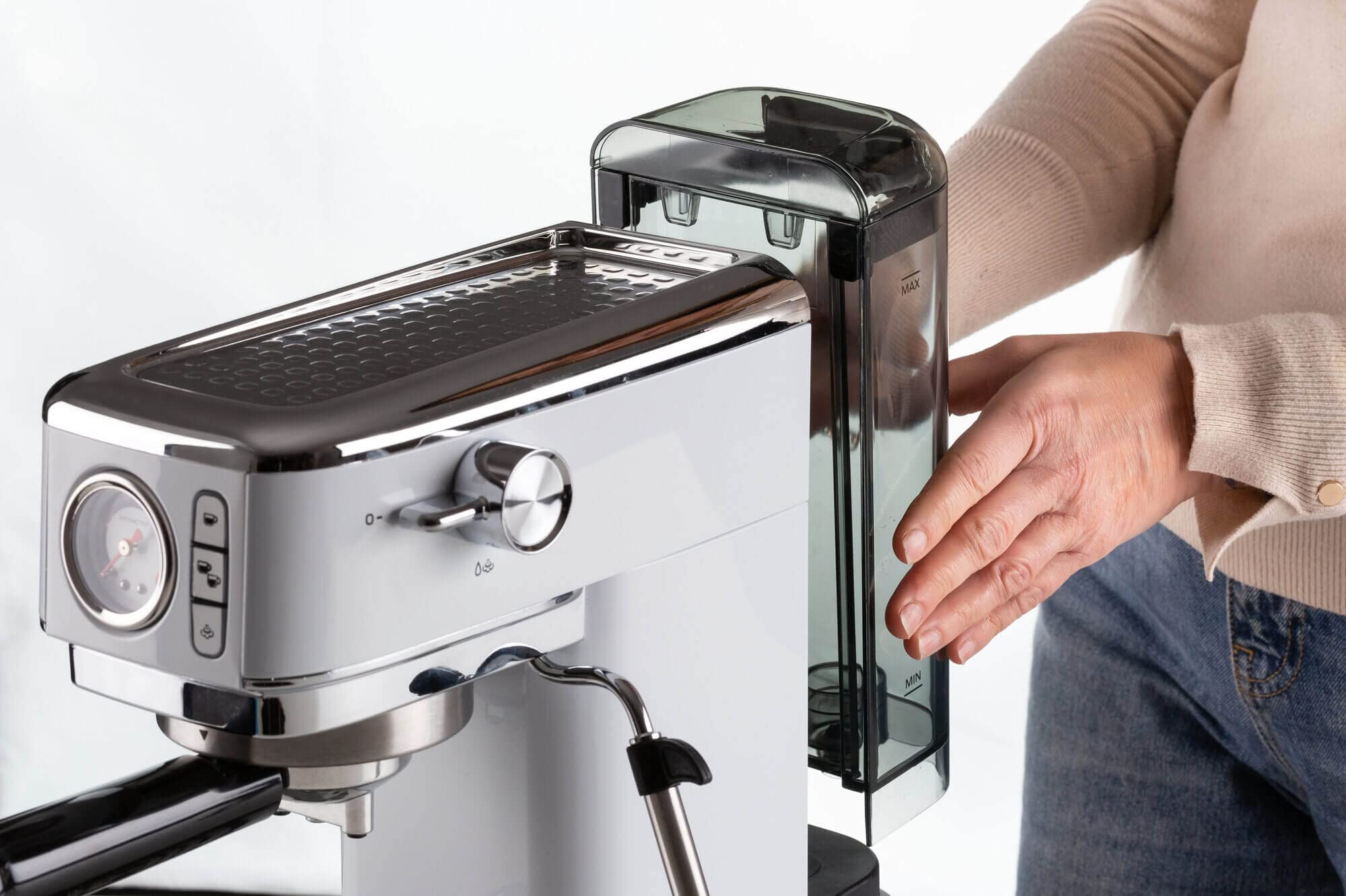 ماكينة قهوة Ariete بقوة 1300 واط مع مقياس ضغط – سعة 1.1 لتر، ضغط 15 بار، متوافقة مع بودات ESE وبود القهوة، جهاز كابتشينو،  – خدوش بسيطة