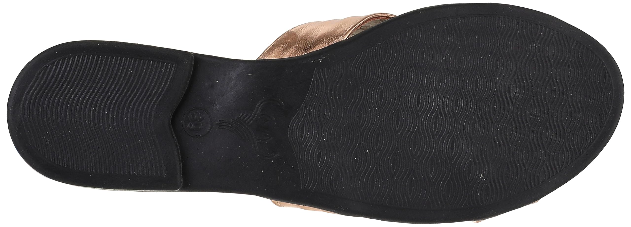 شبشب SWAY للنساء تجمع بين الراحة والأناقة للاستخدام اليومي. تصميمها مزود بنعل داخلي ناعم وخفيف الوزن يوفر راحة طوال اليوم