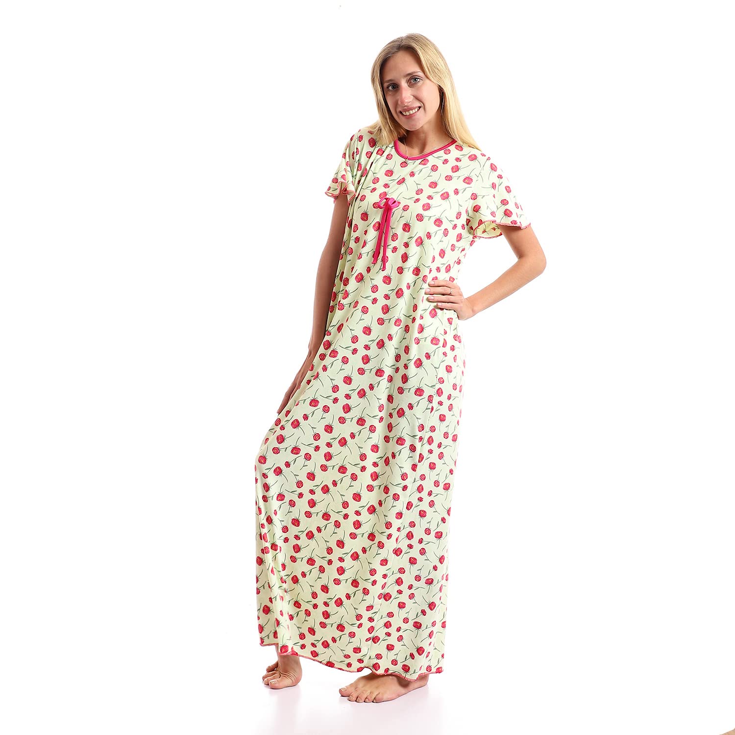 نايت دريس CAESAR للسيدات مصنوع من خامة ناعمة وخفيفة تمنحك راحة تامة أثناء النوم