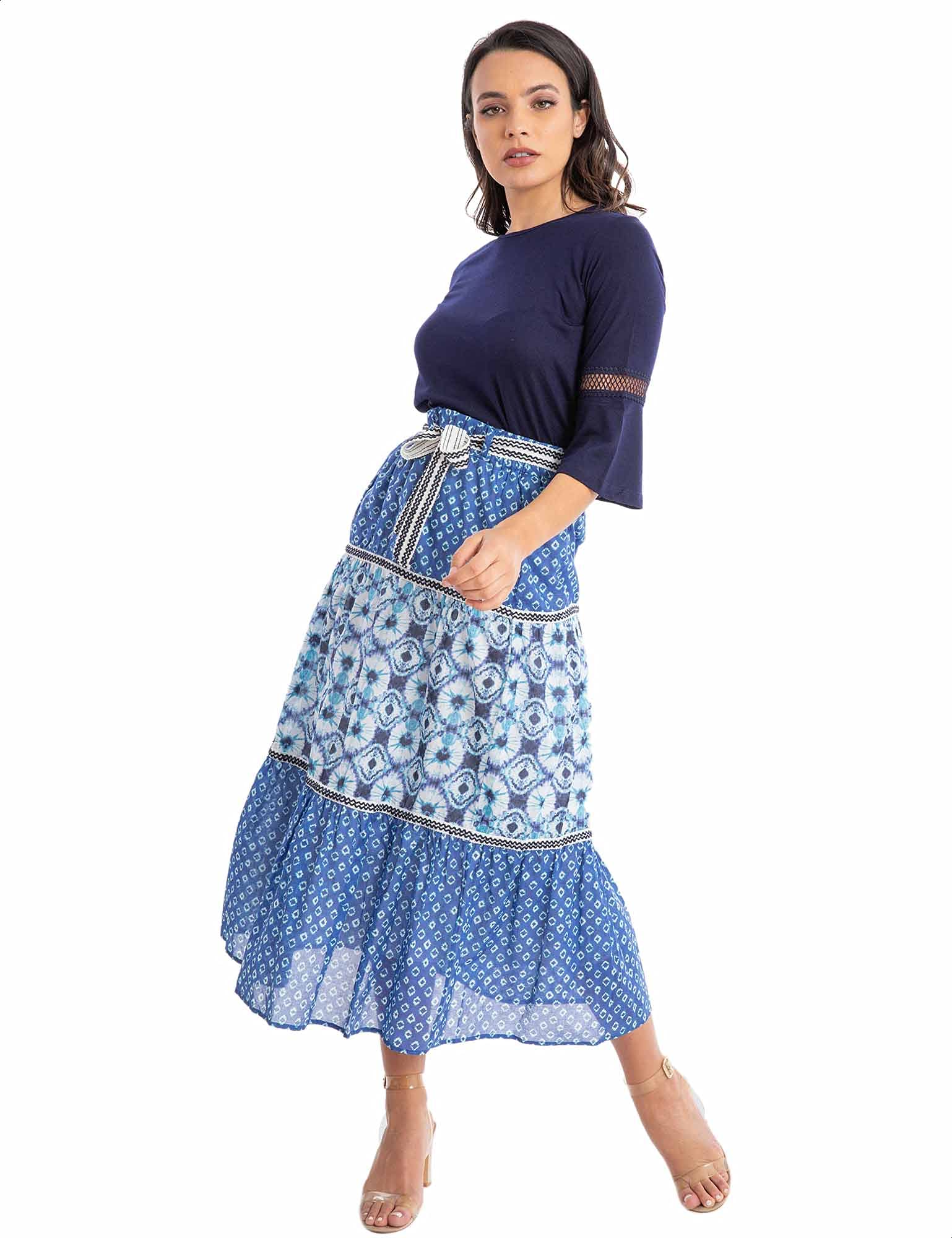 جيبة من بريمودا للنساء تتميز بتصميم أنيق وعصري يناسب الإطلالات اليومية. مصنوعة من خامة ناعمة 