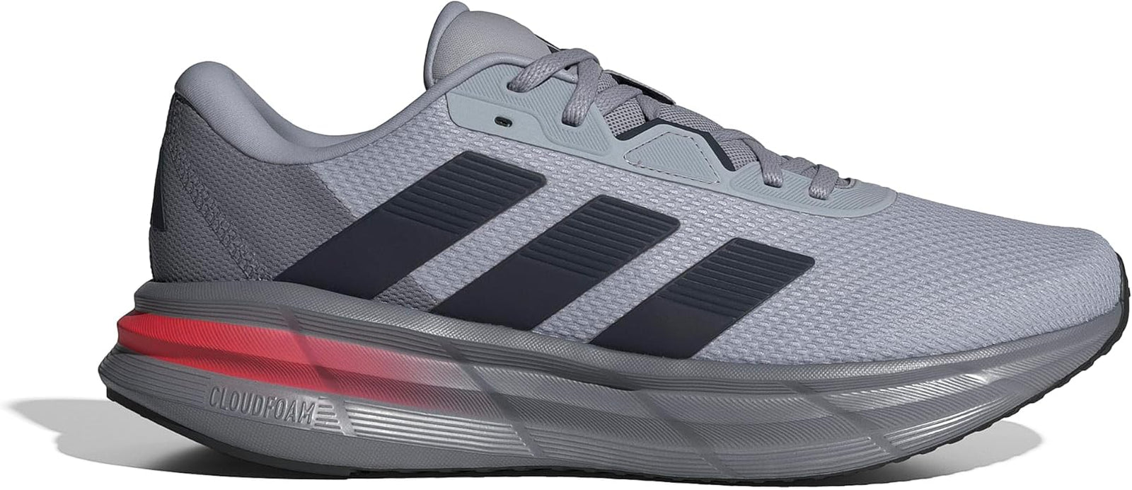حذاء جري رجالي من ماركة أديداس متعدد الألوان