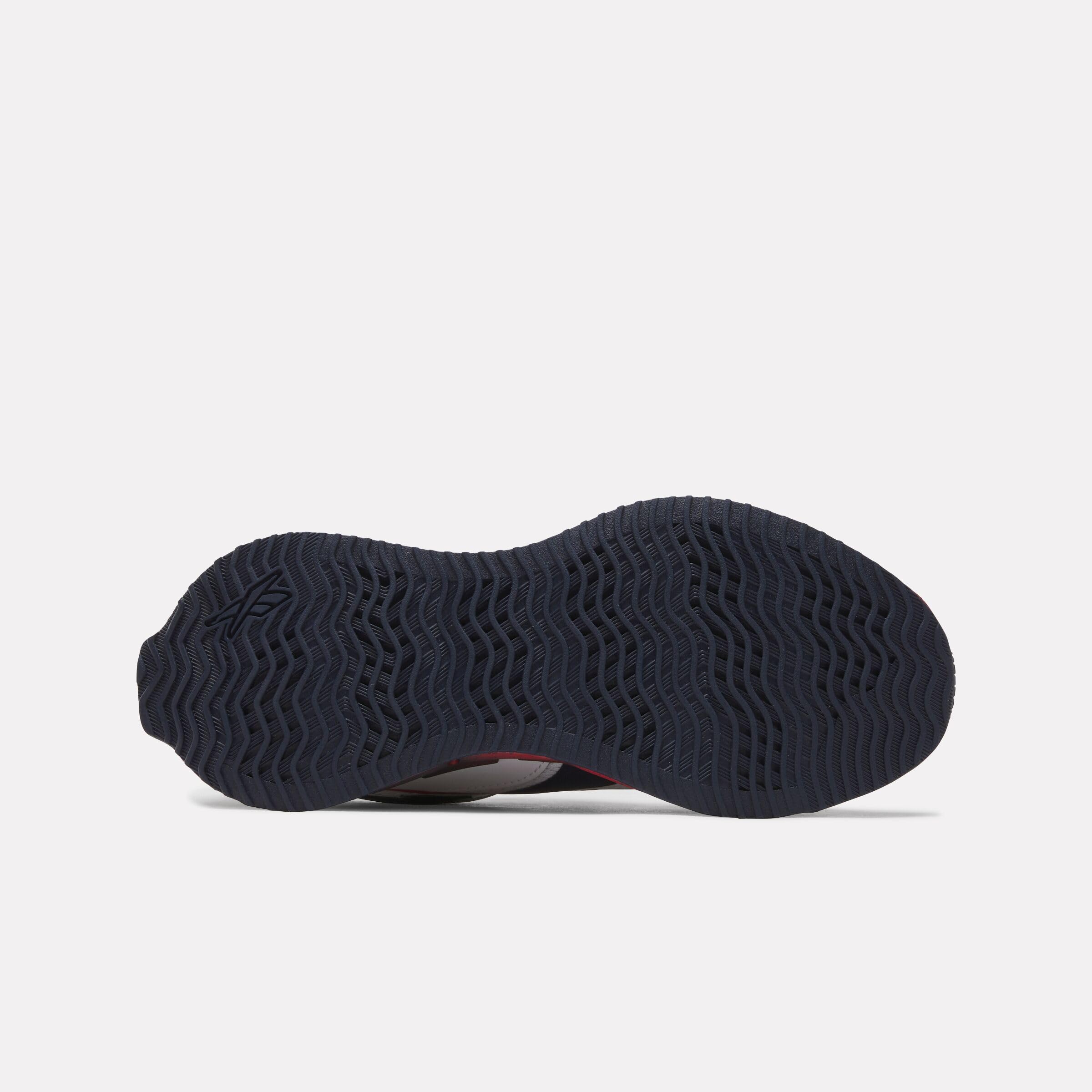 أحذية ريبوك الرجالية - مزيج من الطاقة والتصميم الجريء