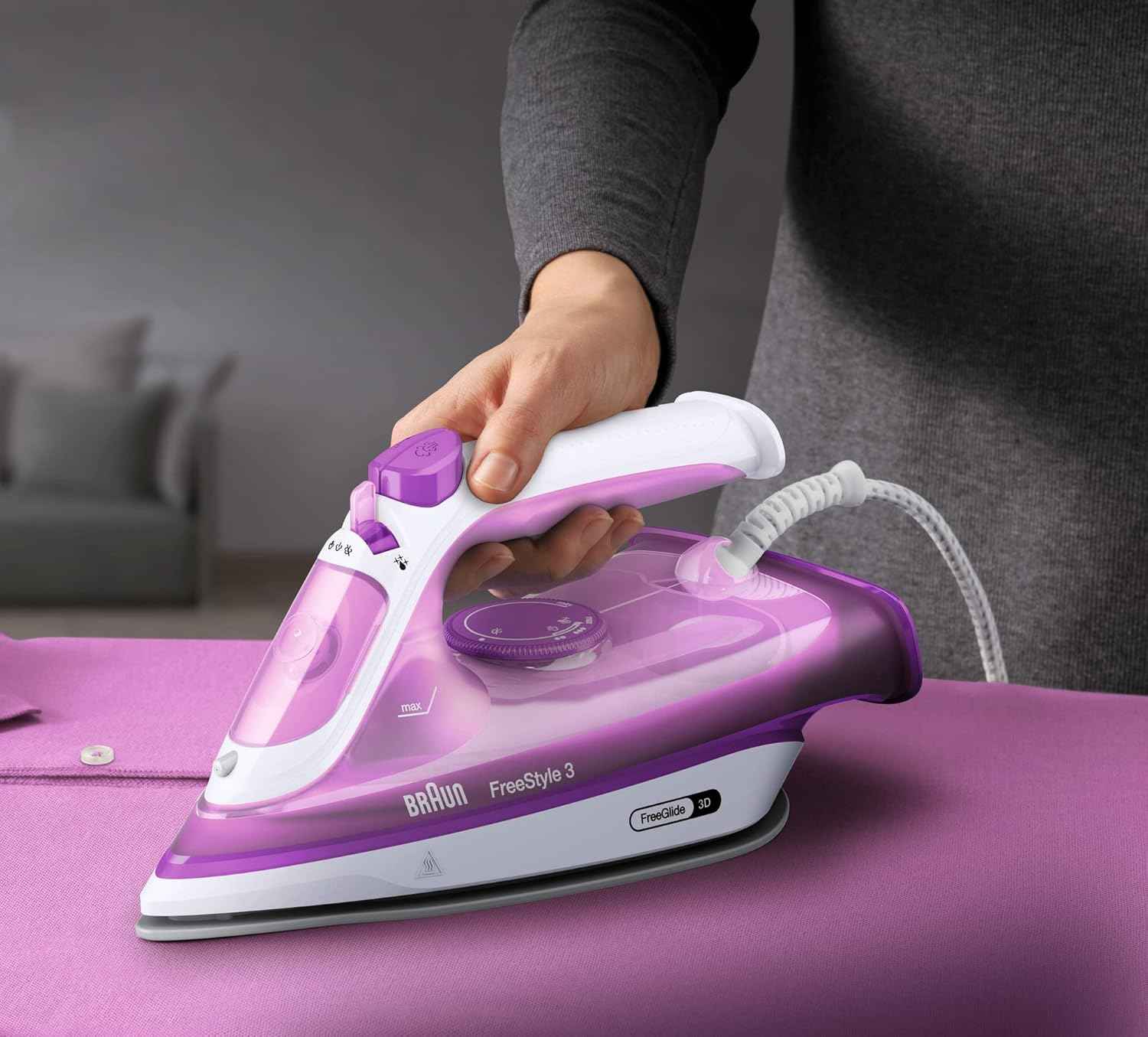 مكواة براون الجافة والبخارية بقدرة 2350 واط باللون البنفسجي توفر أداءً قويًا وسهولة في الكي بفضل قوتها العالية وتوزيع الحرارة المتساوي. تتميز بخاصية الكي الجاف والبخاري لإزالة التجاعيد الصعبة بسرعة وفعالية.