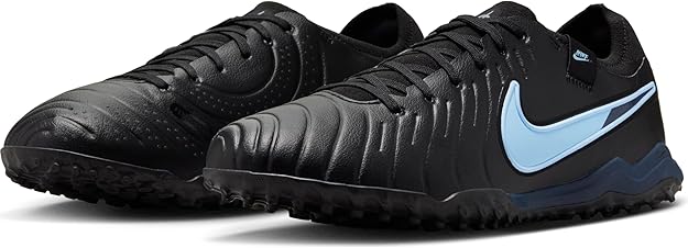 حذاء كرة قدم رجالي من ماركة لتوفير الثبات والراحة أثناء اللعب والتدريب على الملاعب الطبيعية  Nike لون أسود  – Safqqa Egypt
