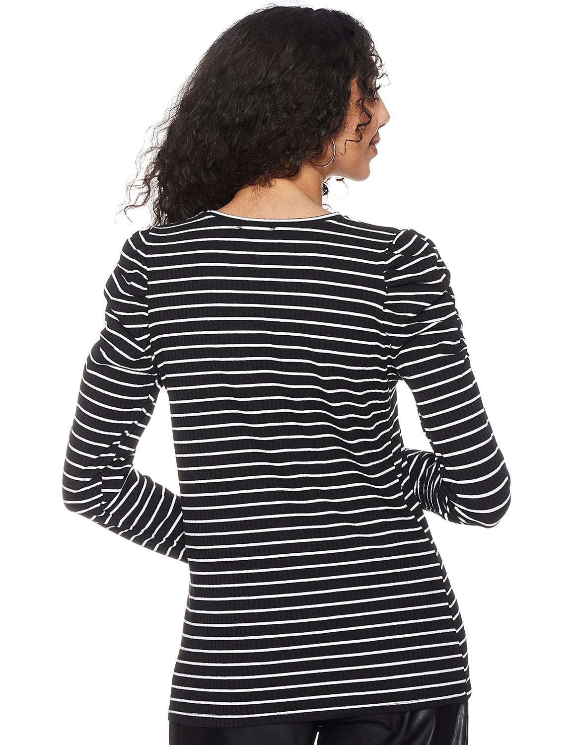 تيشيرت نسائي من ماتالان بتصميم مخطط وأكتاف مزينة بكشكش، مع أكمام طويلة وياقة دائرية