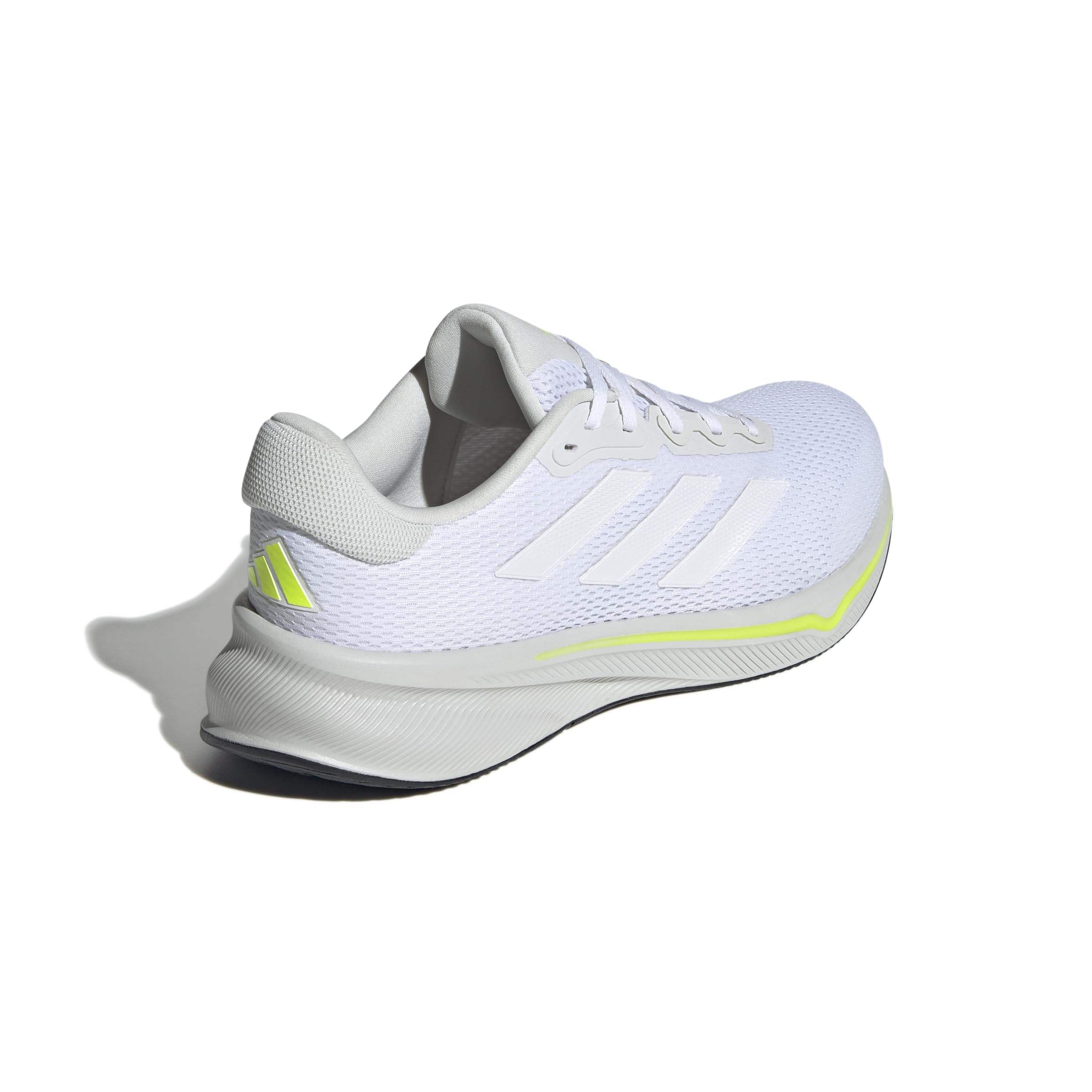 أحذية adidas للرجال مصممة لتوفر الراحة والمتانة والأناقة العصرية. مصنوعة من مواد عالية الجودة، وتتميز بنعال مبطنة وأقمشة قابلة للتنفس ونعل خارجي قوي لدعم مثالي طوال اليوم. مثالية للرياضة أو التمارين