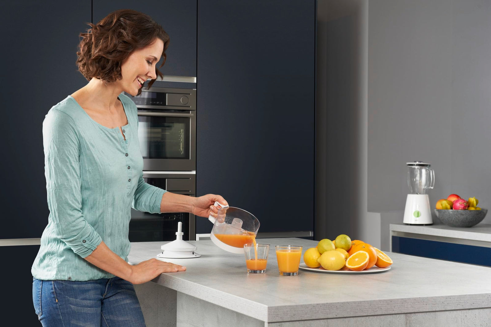 Braun CJ 3000 Juicer, 350ml, includes a minimum 1-year manufacturer warranty.