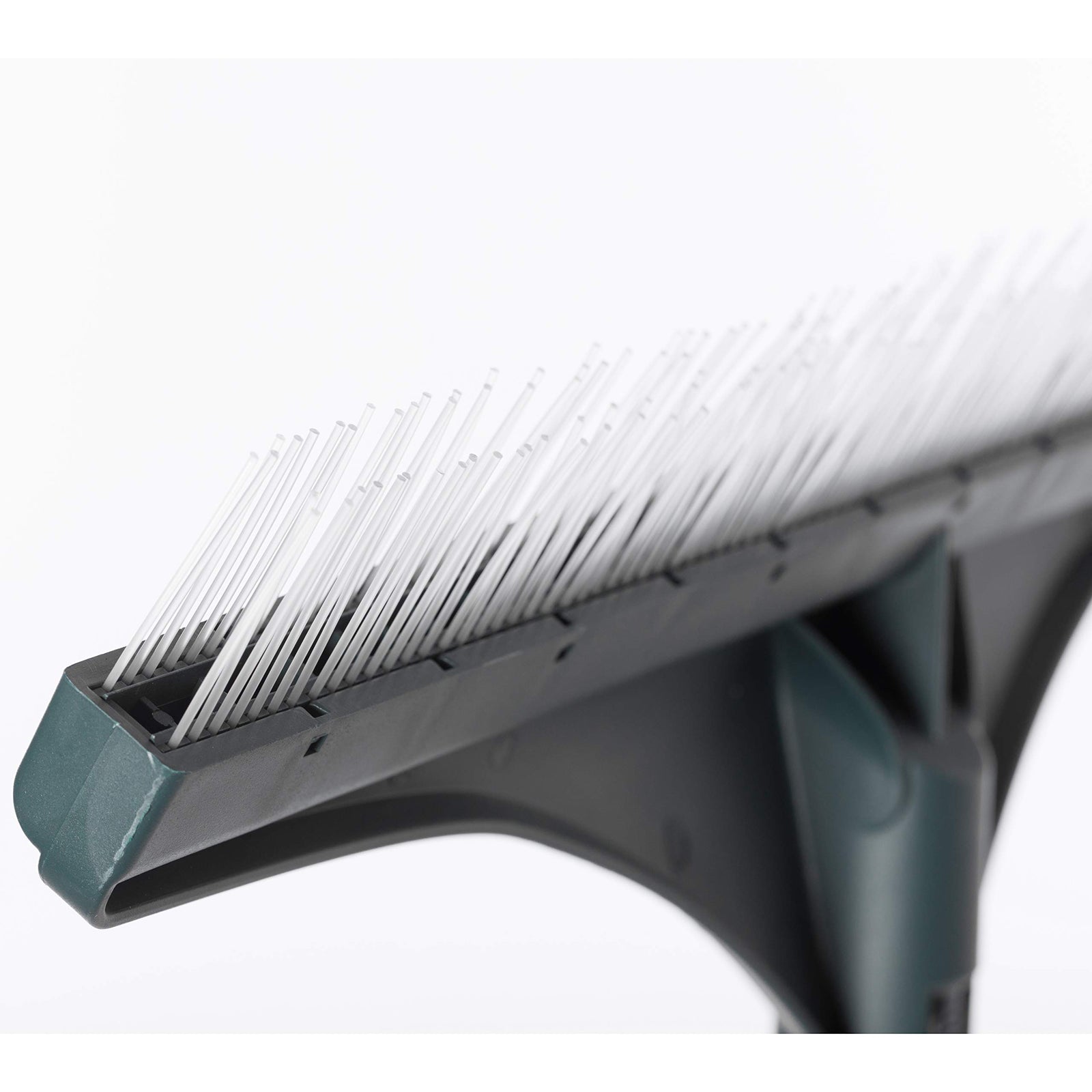 Gardenised Artificial Turf Rake with Extendable Telescopic Handle