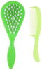 طقم فرشاة ومشط أطفال من مامبينو باللون الأخضر مصمم بعناية ليكون لطيفًا على فروة الرأس وشعر الأطفال