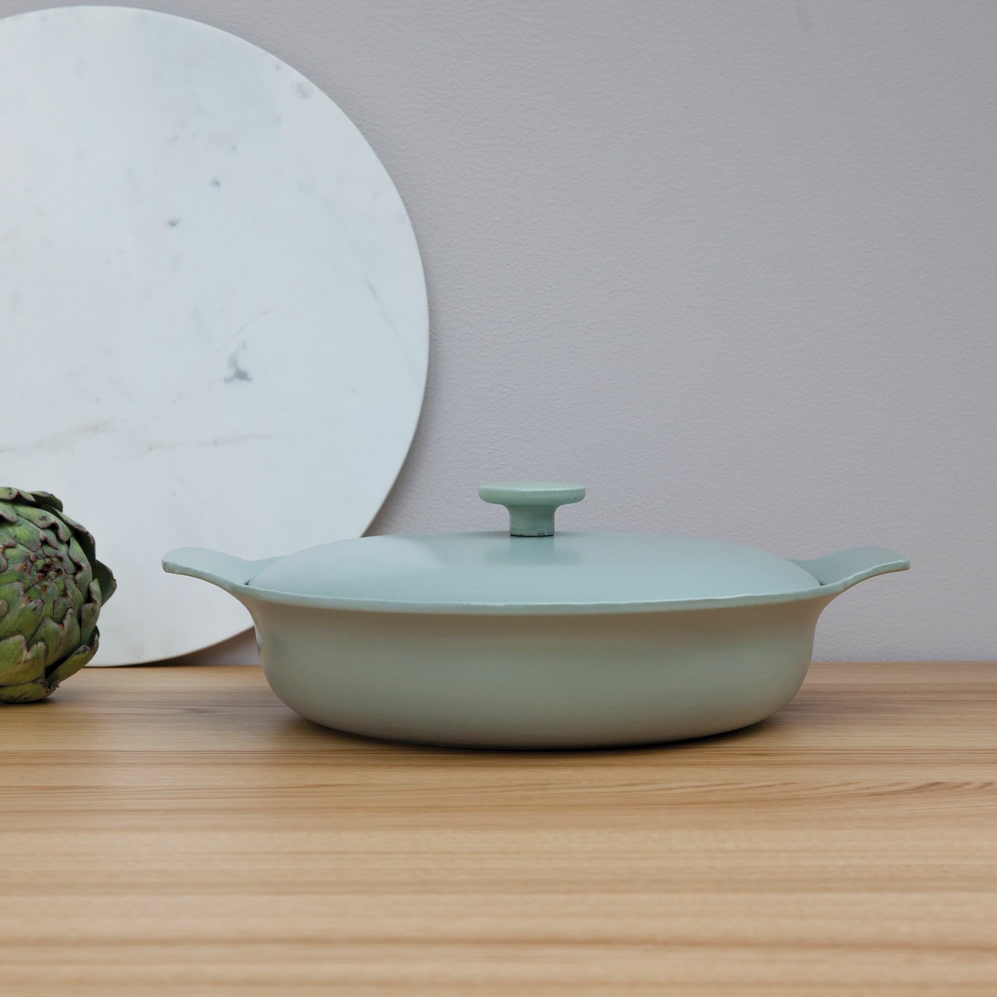 مقلاة عميقة بغطاء من Berghoff بلون أخضر وبحجم 28 سم هي مقلاة متعددة الاستخدامات مناسبة للاستخدام اليومي في المطبخ