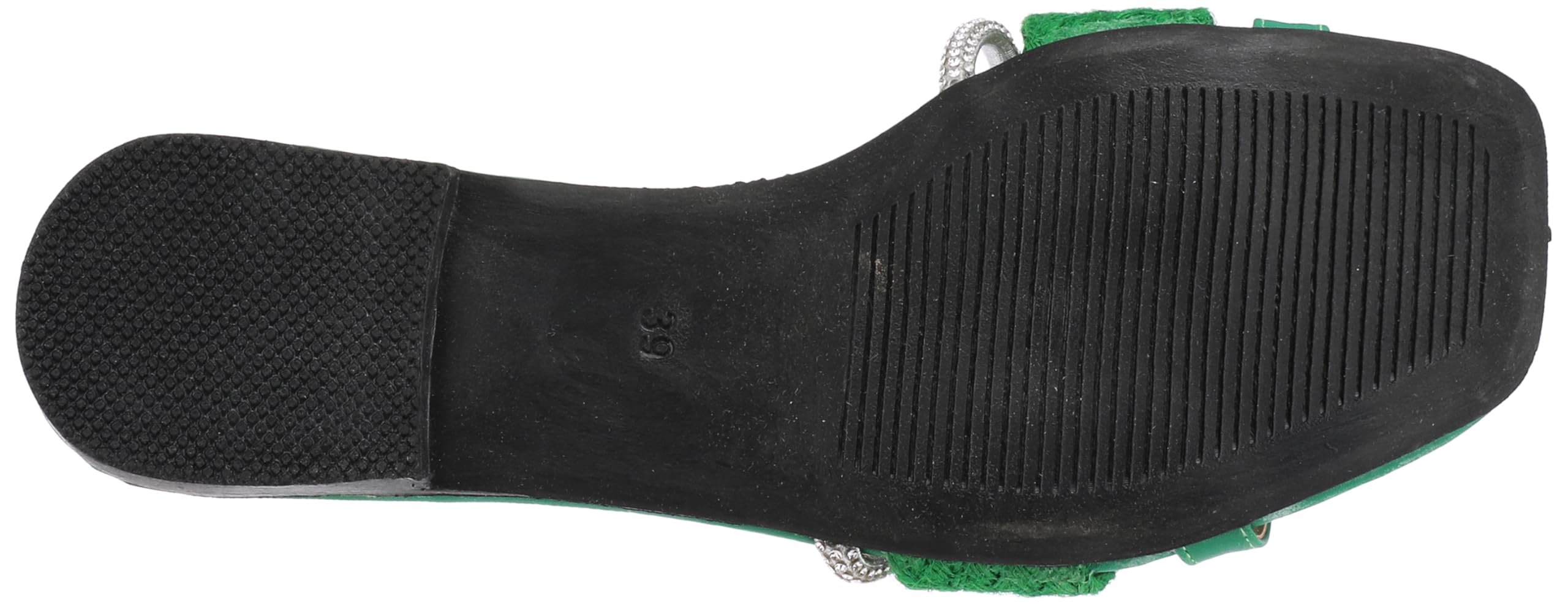 حذاء SOUL 2 SOLE المسطح للنساء. تم تصميم هذا الحذاء للاستخدام اليومي، حيث يوفر شعورًا ناعمًا ومريحًا، مما يجعله مثاليًا للمنزل أو الخروجات اليومية أو المهمات الخفيفة. 