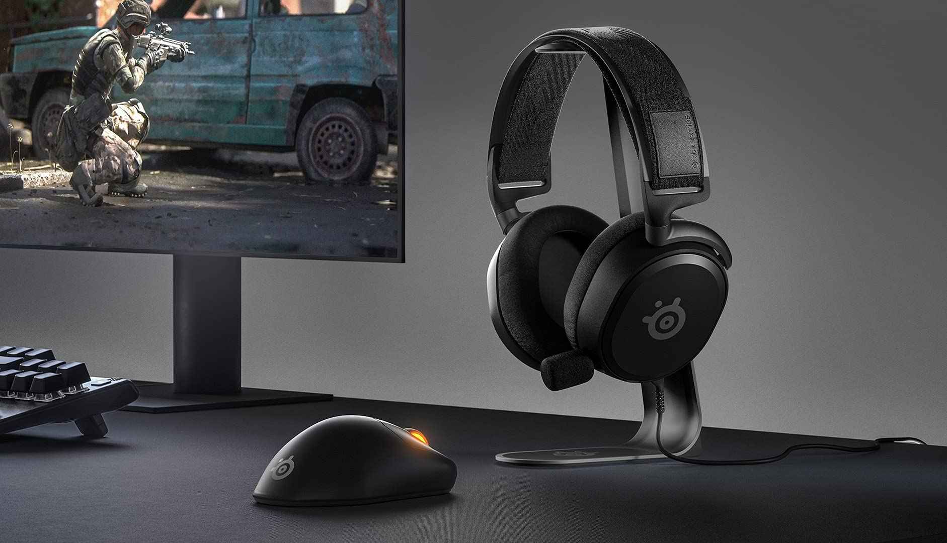 سماعة الرأس SteelSeries مخصصة للألعاب، وتوفر صوتًا عالي الجودة لتجربة لعب متميزة. متوافقة مع بلاي ستيشن ٥، وإكس بوكس سيريز إكس/إس، وأجهزة الكمبيوتر