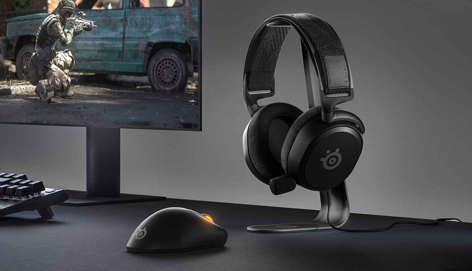 سماعة الرأس SteelSeries مخصصة للألعاب، وتوفر صوتًا عالي الجودة لتجربة لعب متميزة. متوافقة مع بلاي ستيشن ٥، وإكس بوكس سيريز إكس/إس، وأجهزة الكمبيوتر