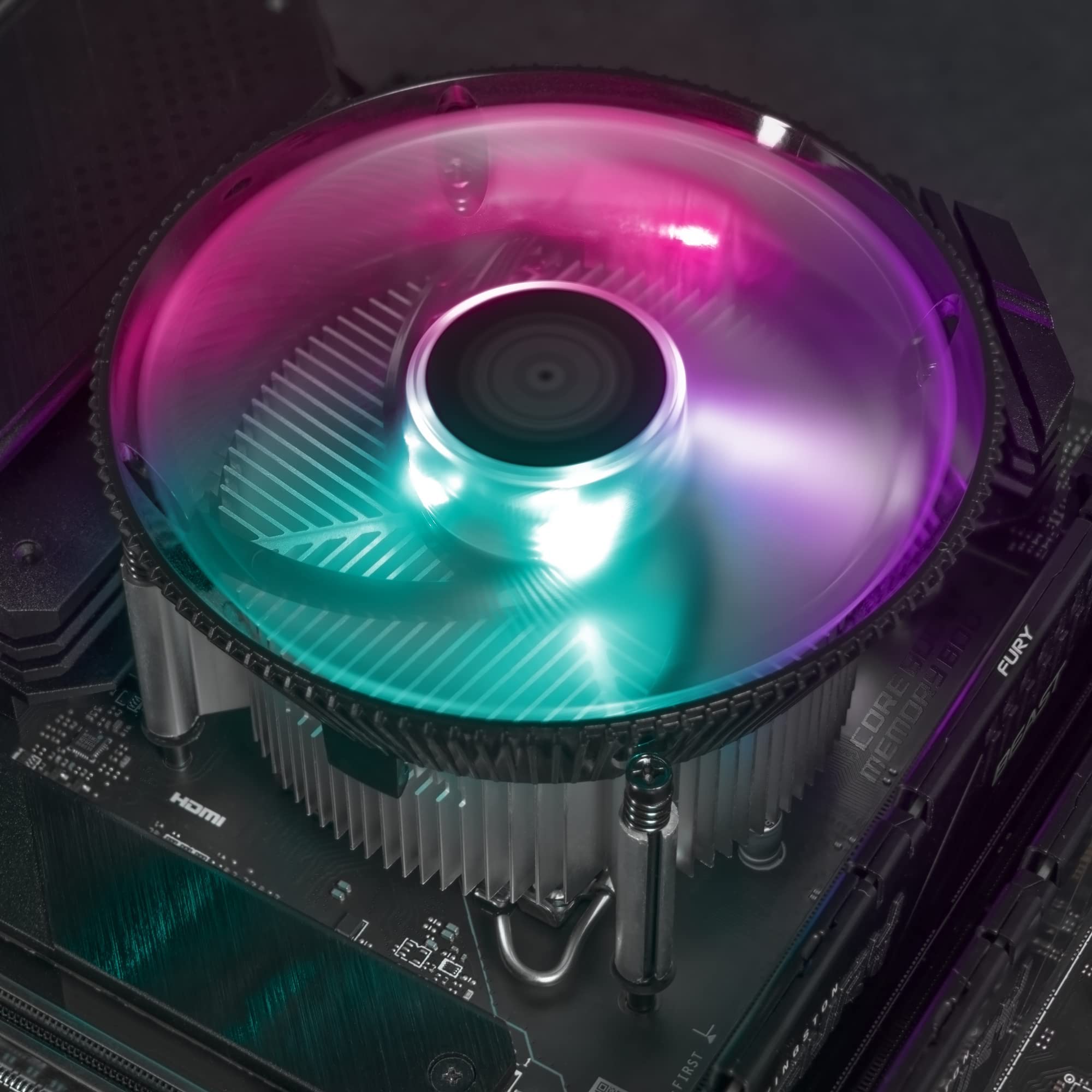 مبرد معالج كولر ماستر i70C لمنفذ LGA 1700 مع إضاءة ARGB، لون أسود، أبعاد 12 × 12 × 7 سم، جهد 12 فولت، قدرة 1.44 واط، سرعة دوران 1800 دورة في الدقيقة، تدفق هواء 37.08 قدم مكعب/دقيقة، صوت 28 ديسيبل