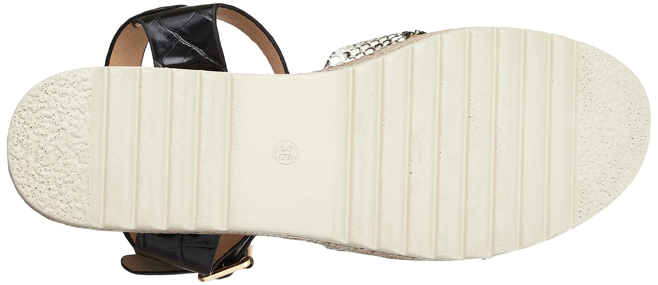 صندل Club Aldo للنساء يوفر مزيجًا من الأناقة والراحة في أيام الطقس الحار. يتميز بنعل داخلي ناعم ومبطن يوفر راحة مستمرة