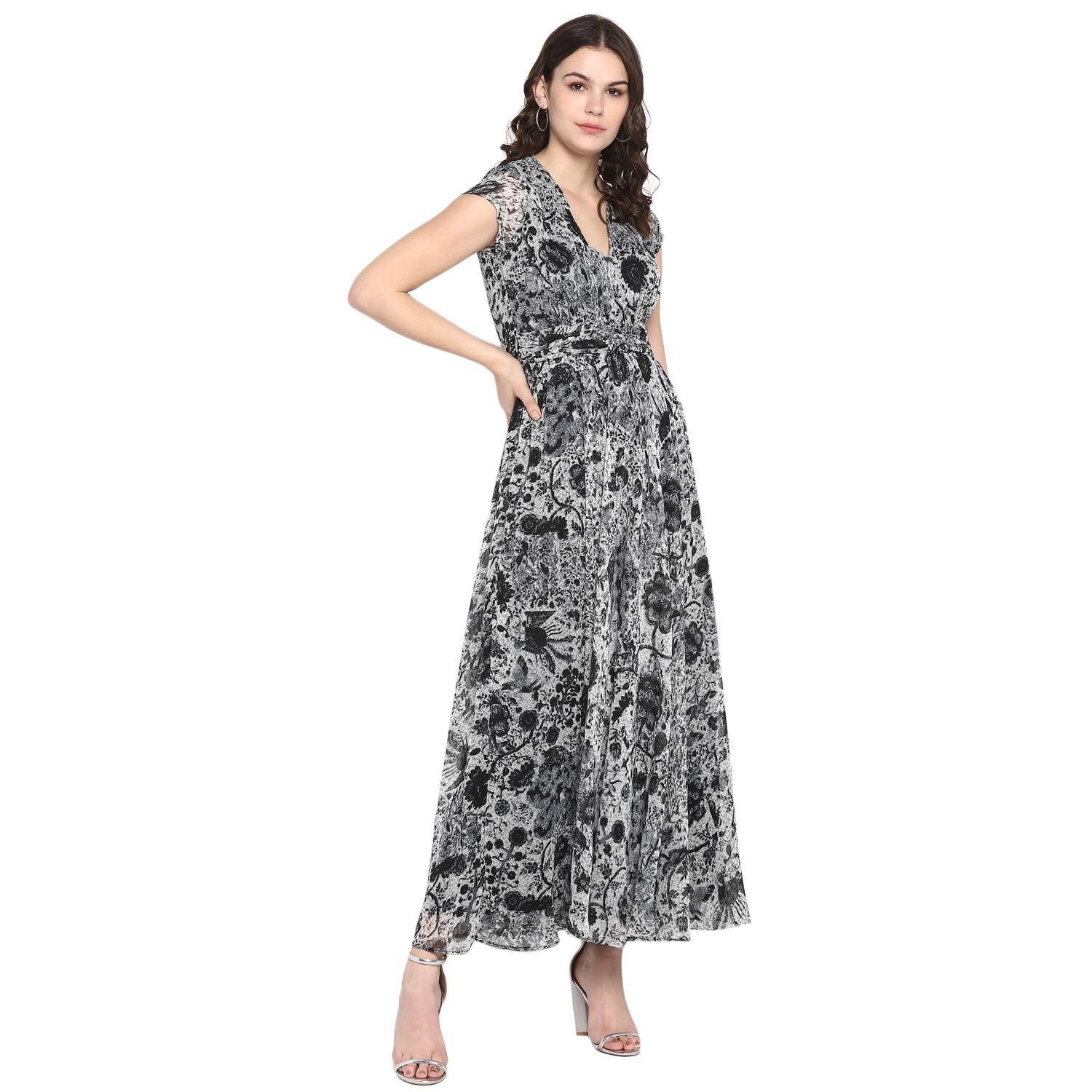 فستان من ستايلفيل.إن للنساء يتميز بتصميم أنيق وعصري يعكس الثقة والأنوثة في جميع المناسبات. مصنوع من قماش عالي الجودة وخفيف الوزن ليمنحك راحة طوال اليوم 