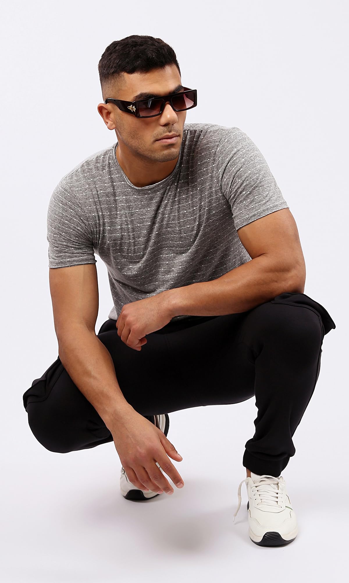 Ravin Heather Medium Grey Short Sleeves Slip On T-Shirt For MEN,Slip-on design for easy wearing.