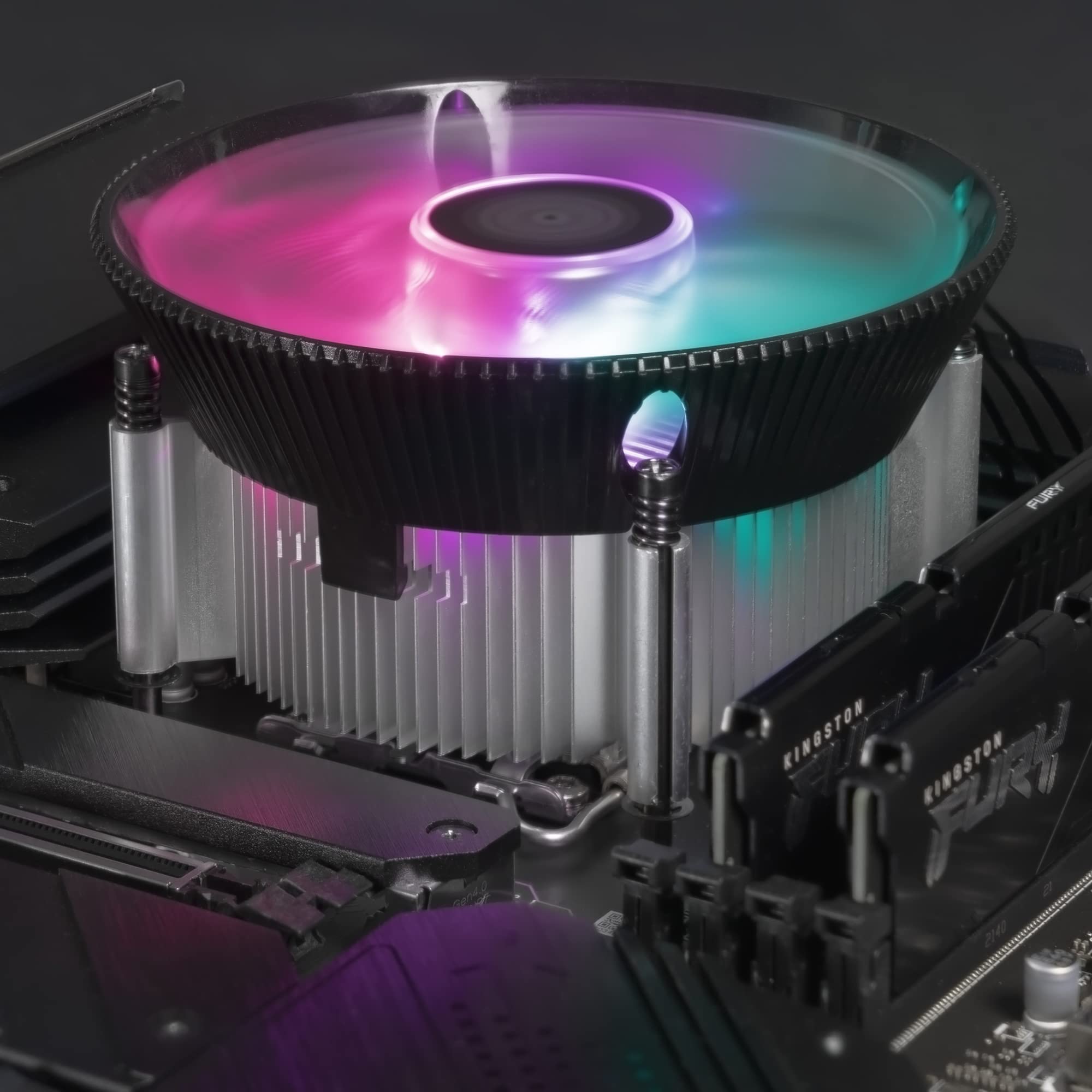 مبرد معالج كولر ماستر i70C لمنفذ LGA 1700 مع إضاءة ARGB، لون أسود، أبعاد 12 × 12 × 7 سم، جهد 12 فولت، قدرة 1.44 واط، سرعة دوران 1800 دورة في الدقيقة، تدفق هواء 37.08 قدم مكعب/دقيقة، صوت 28 ديسيبل