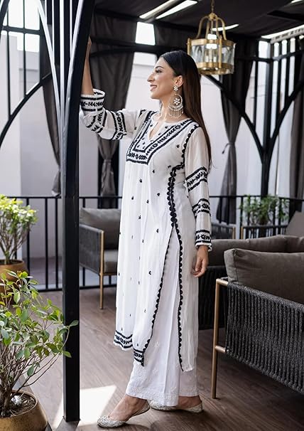 بلوزة طويلة نسائية بتطريز من ماركة ANNI DESIGNER بخامة قطن مخلوط باللون الأبيض